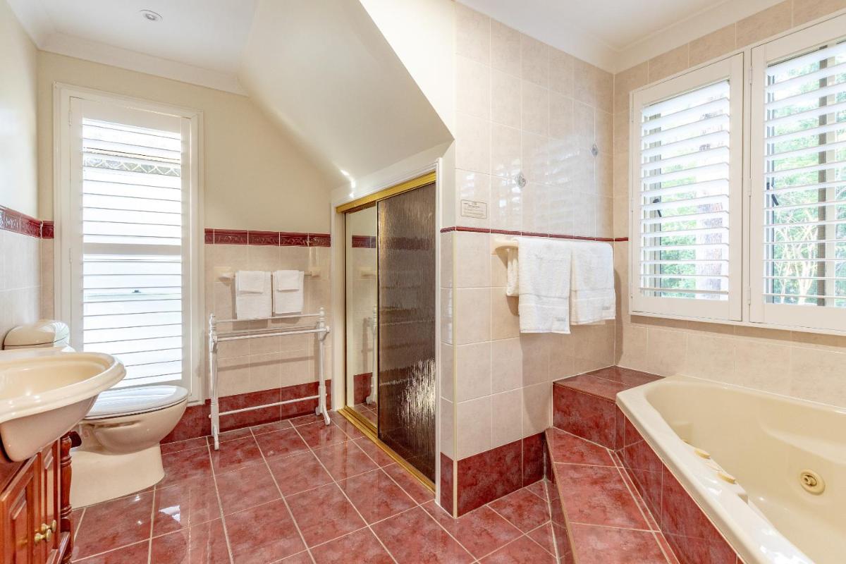 Woodford Gardens view 5