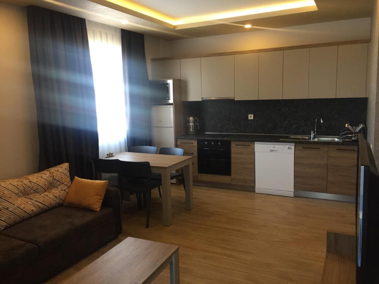 Golden World Suite Hotel - Image 54