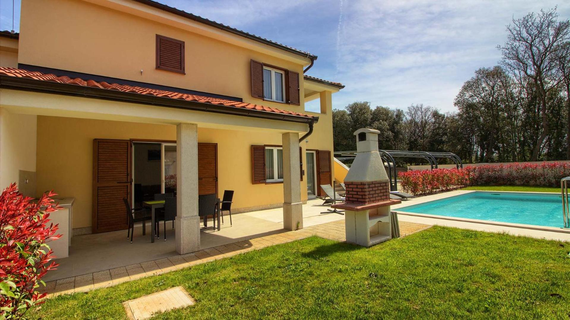 Luxury Villa Olivia with pool , 200m from the beach view 4