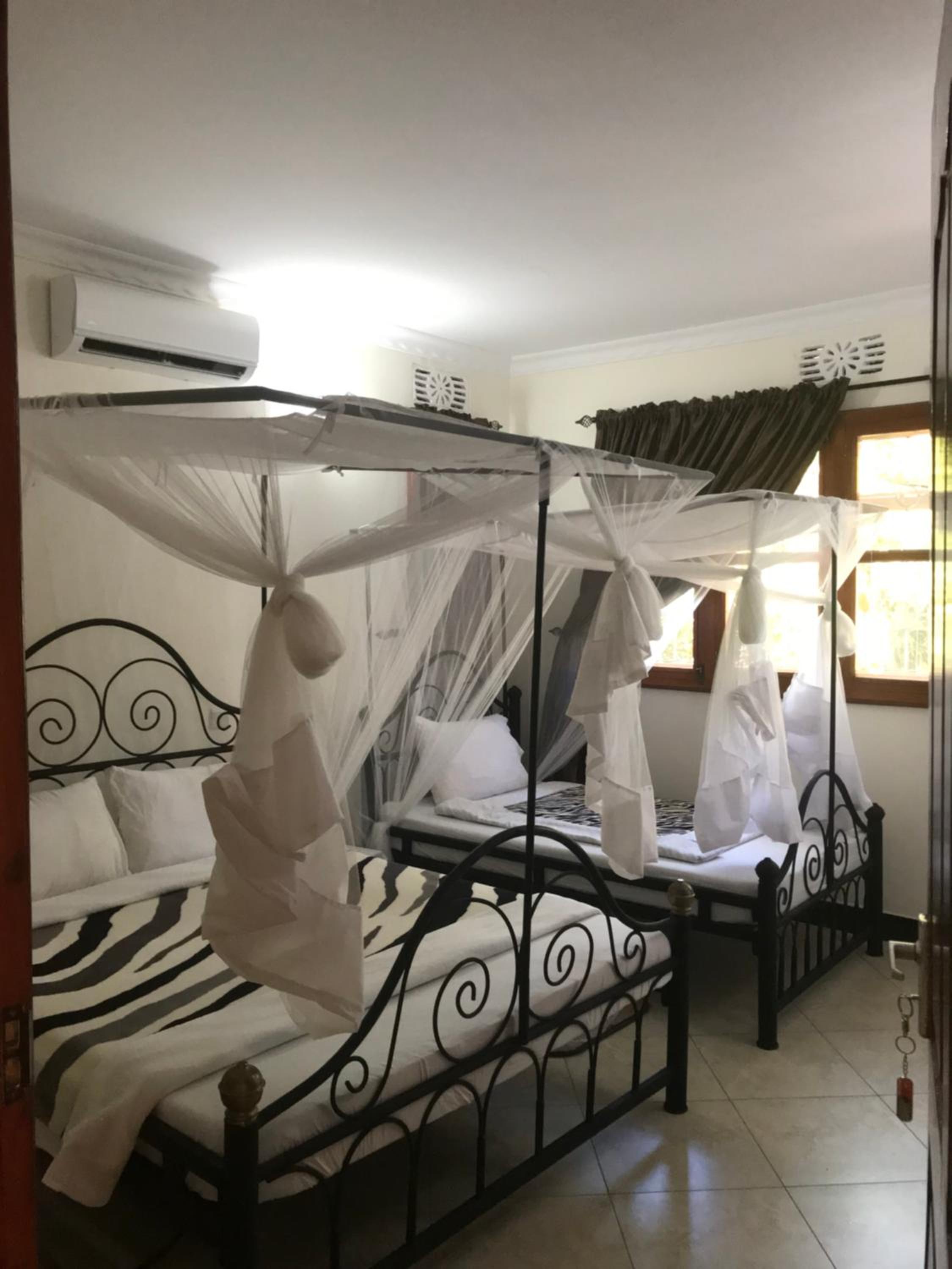 Le Parlour