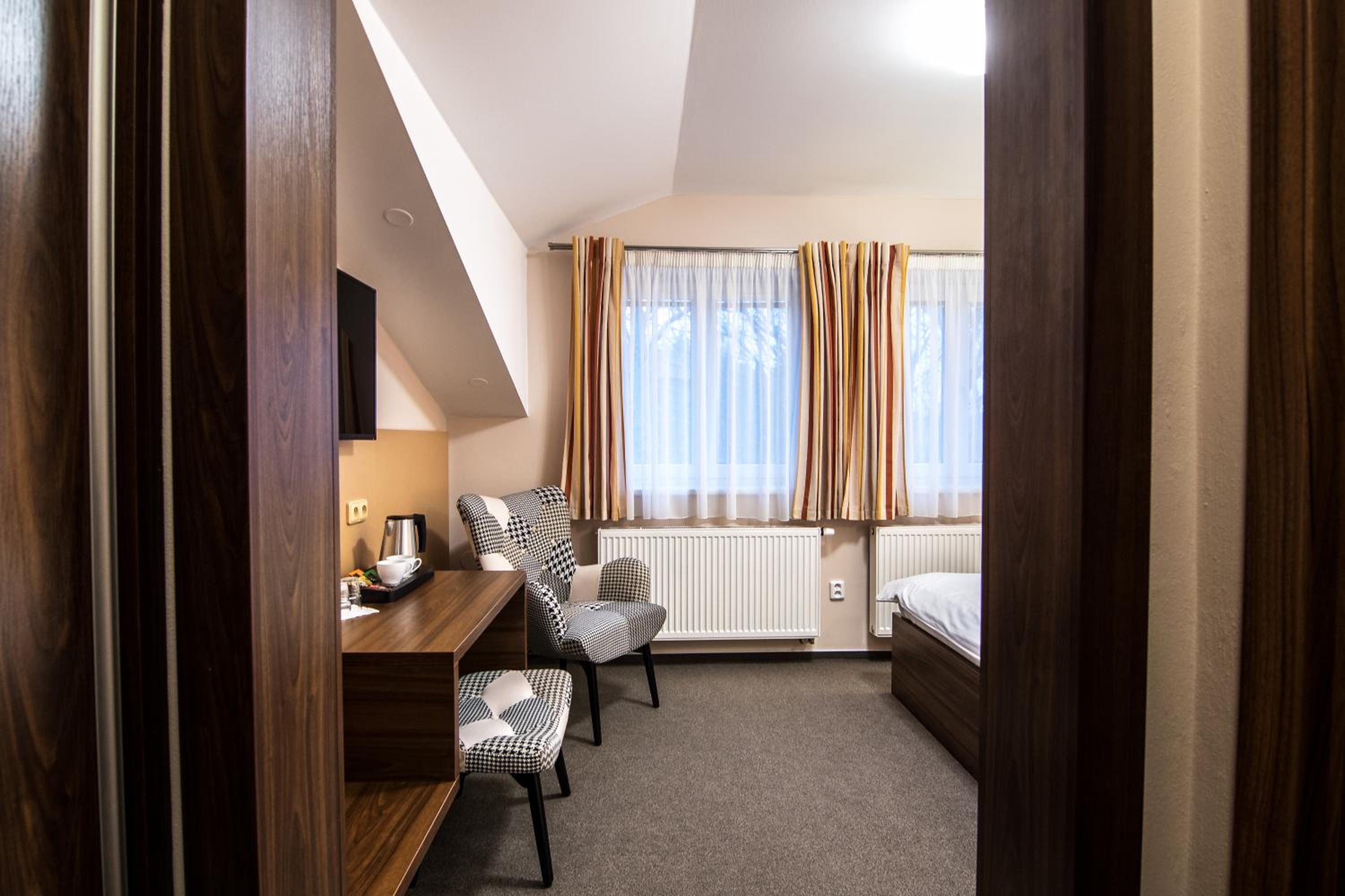 No 28 Rooms & Apartments