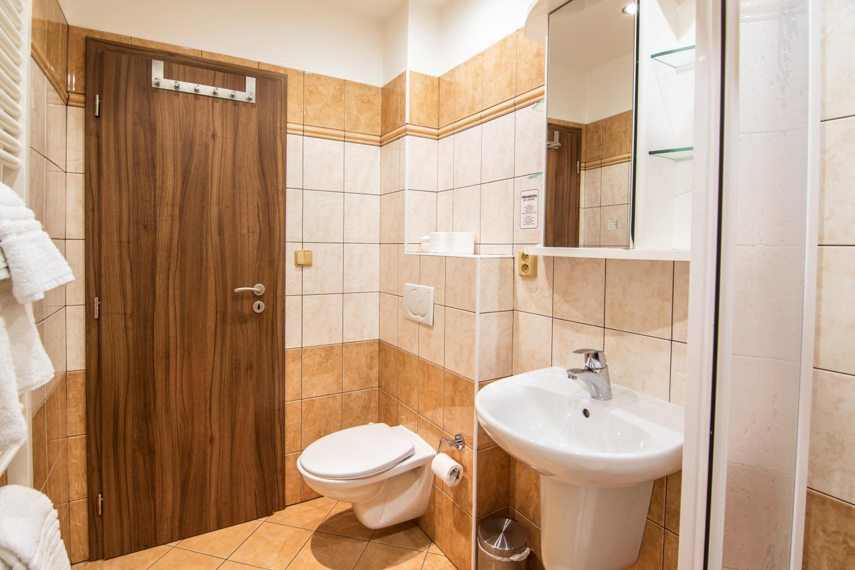 No 28 Rooms & Apartments