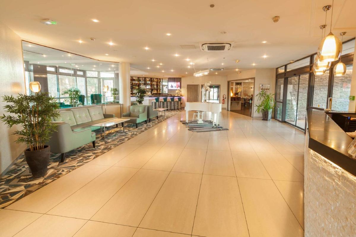 hotel reception