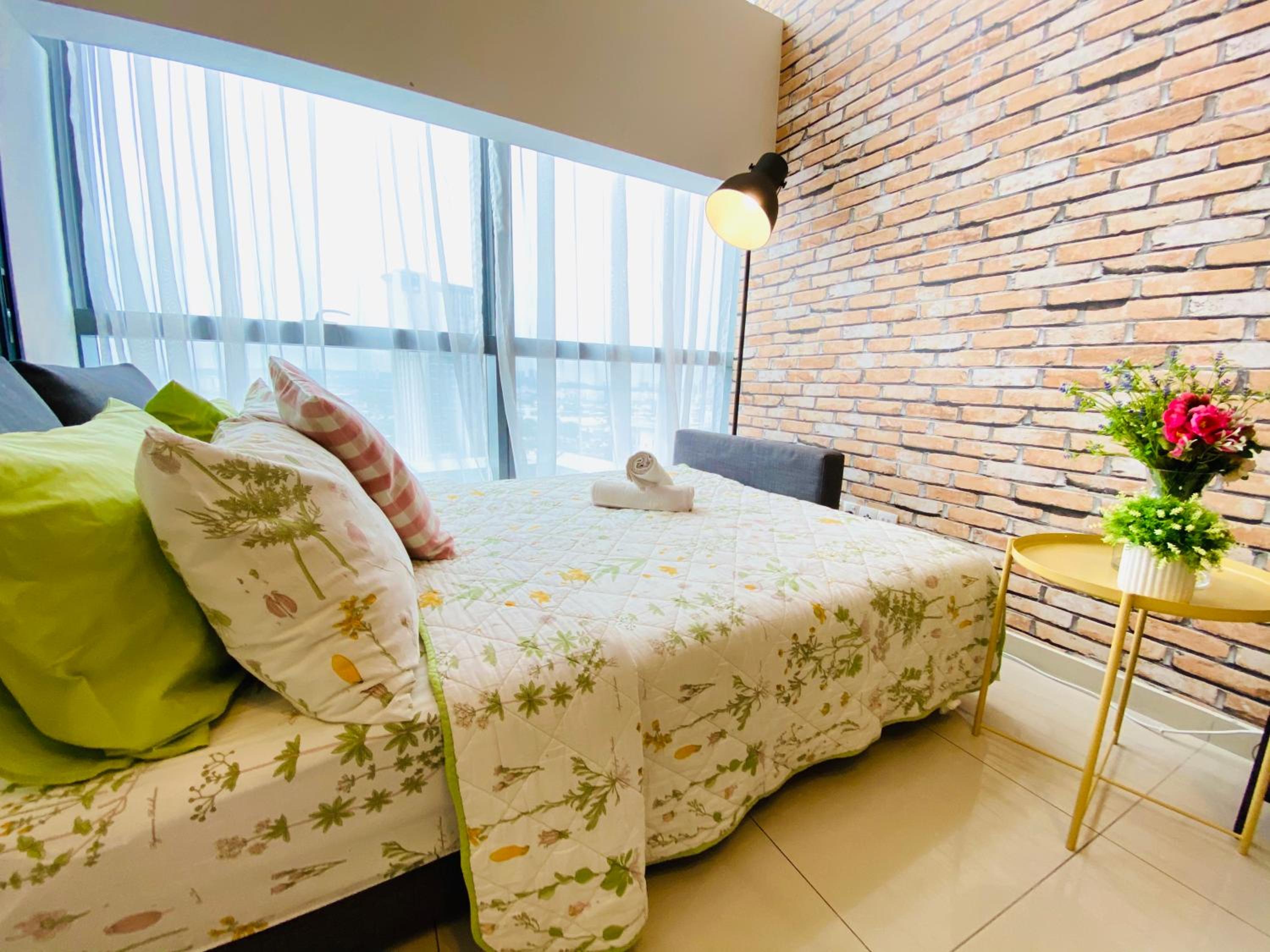 Chrisenbel Suites - Pinnacle PJ