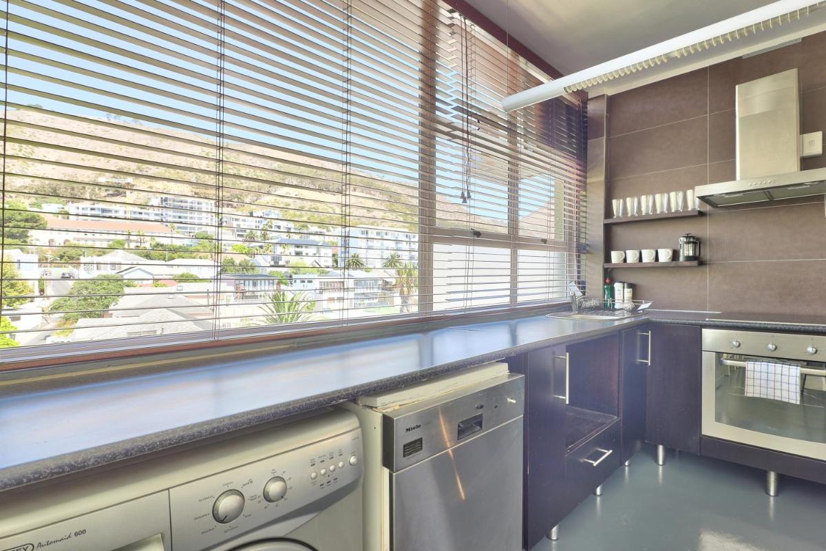Montclair 60B view 3