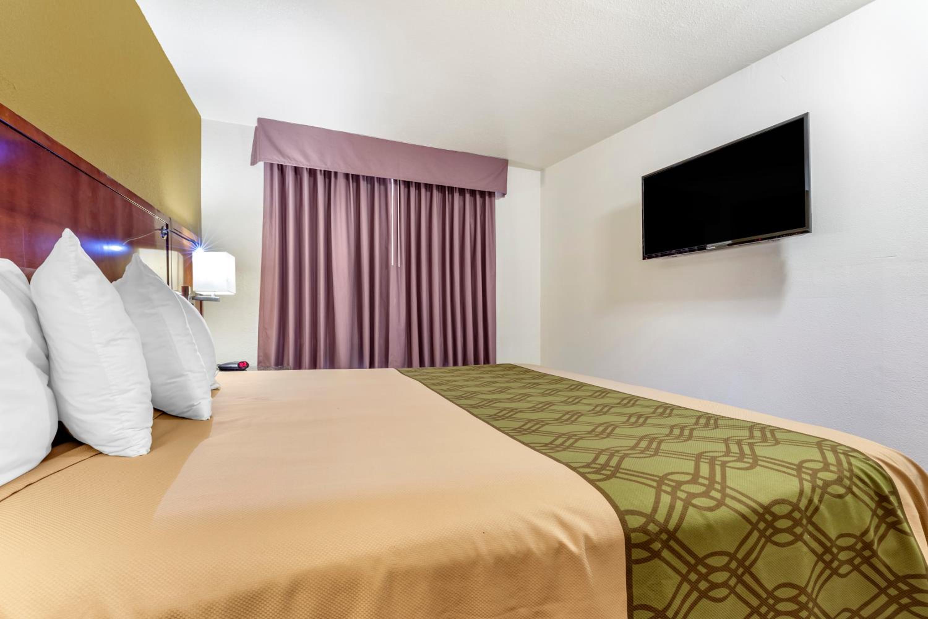 Rose City Inn & Suites view 5