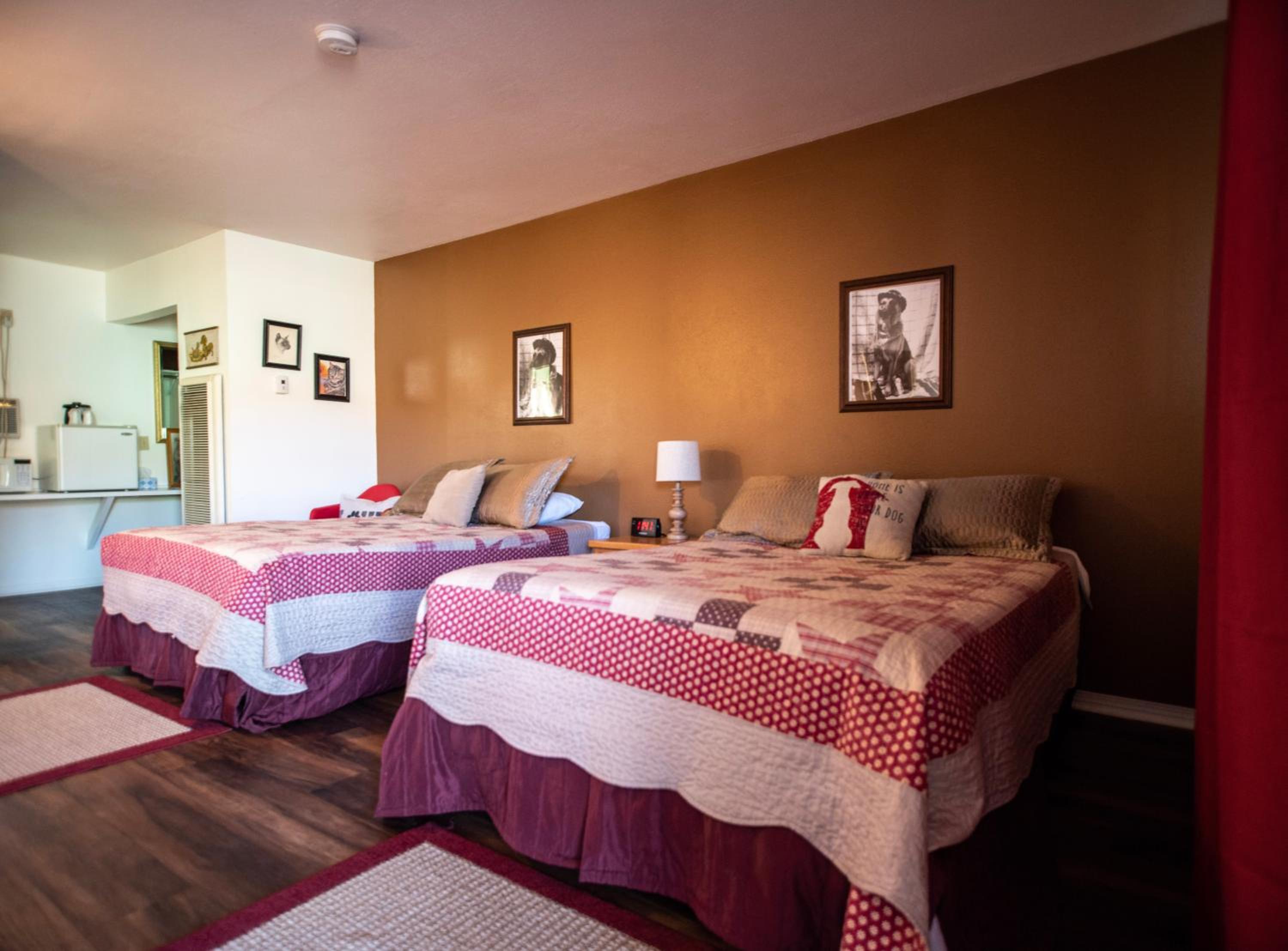 Raton Pass Motor Inn