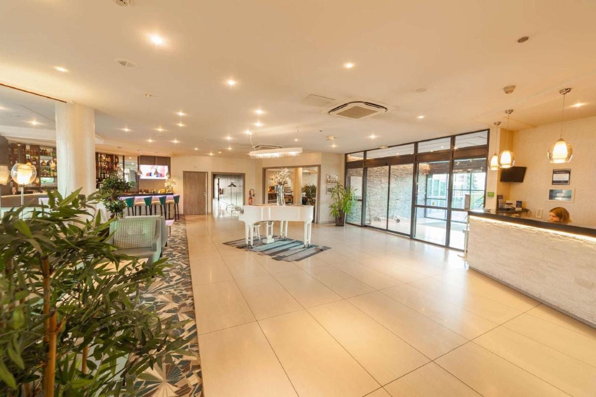 hotel reception