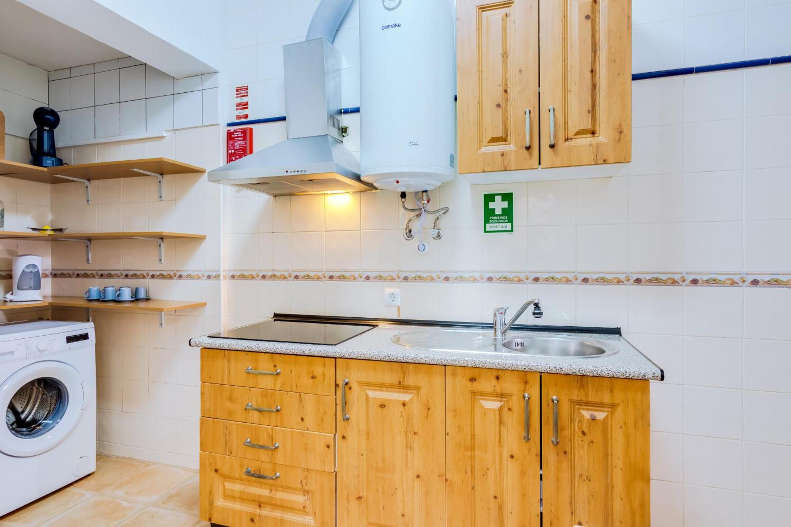 TREM - LOCATED IN OLD CITY - FARO view 5