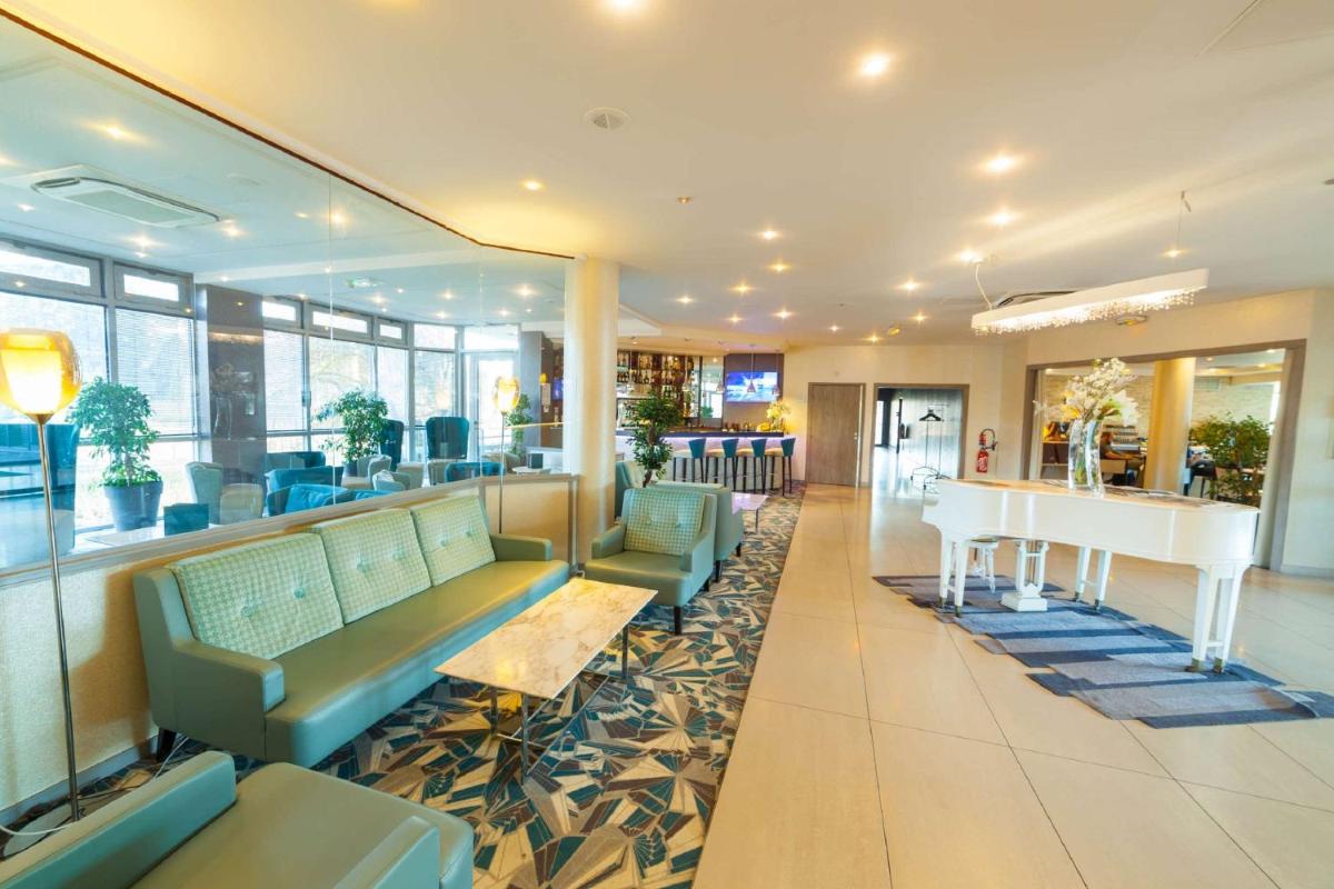 hotel reception