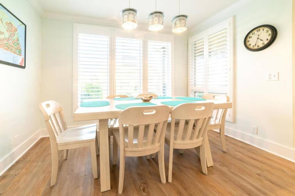 109 Captain John Fripp Villa view 3