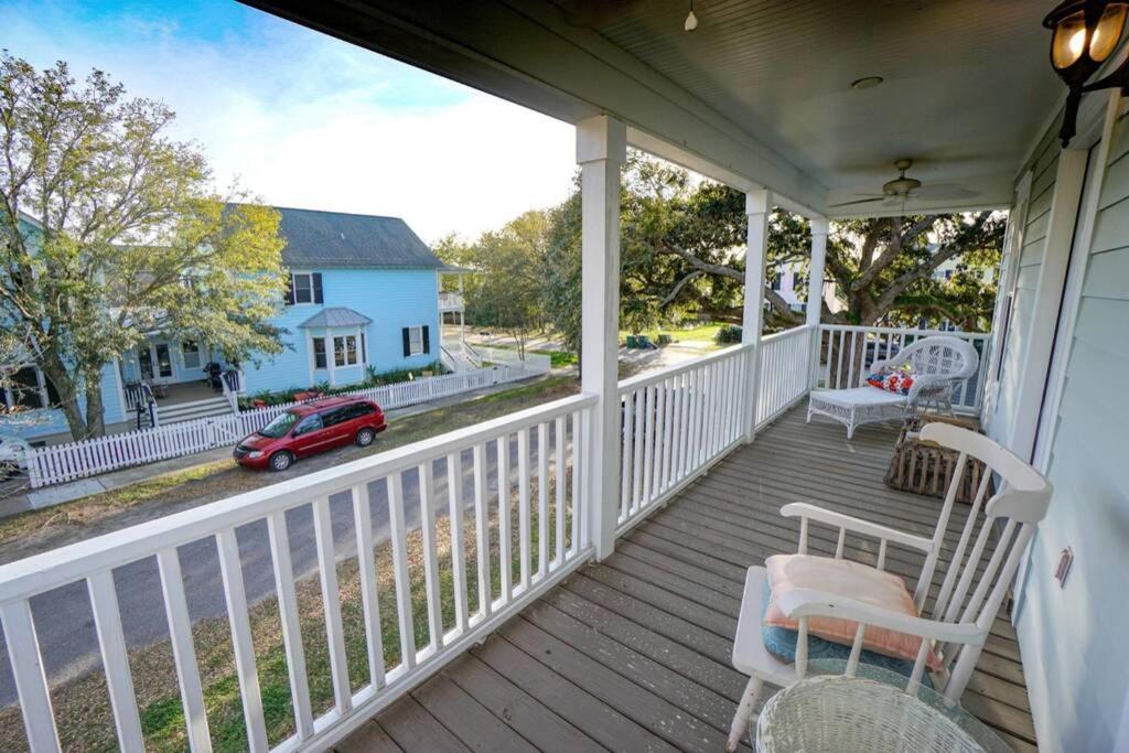 Ideal Location! Perfect for Graduations and Lowcountry Getaways! view 4