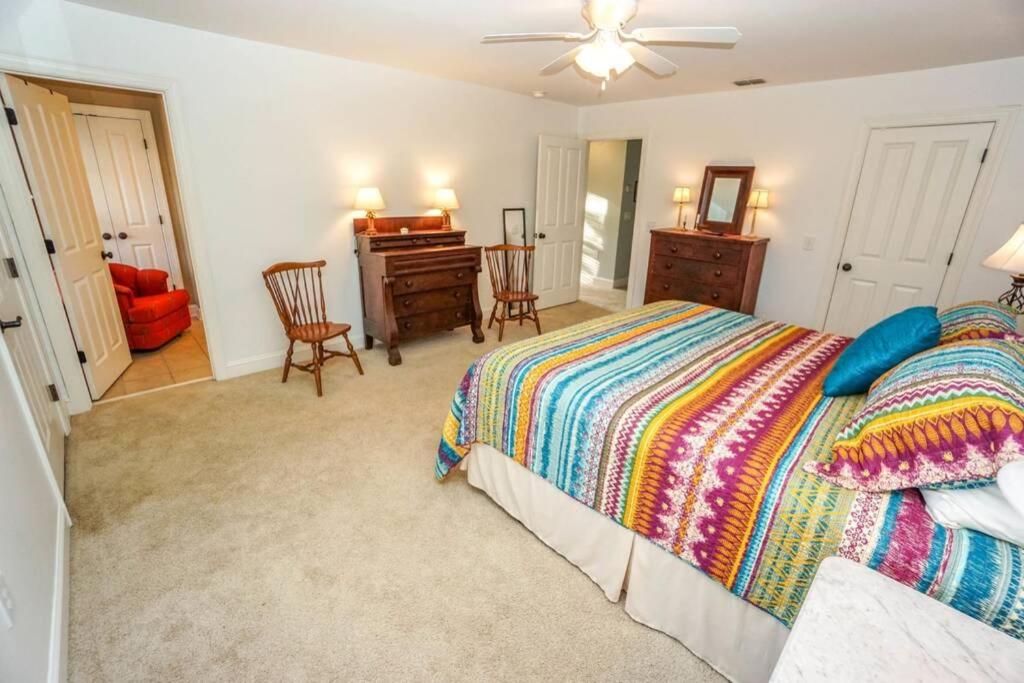 Ideal Location! Perfect for Graduations and Lowcountry Getaways! view 5
