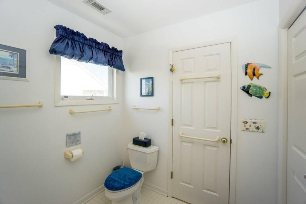 Beach and Pool Views!! Pool and Beach access steps from Front Door