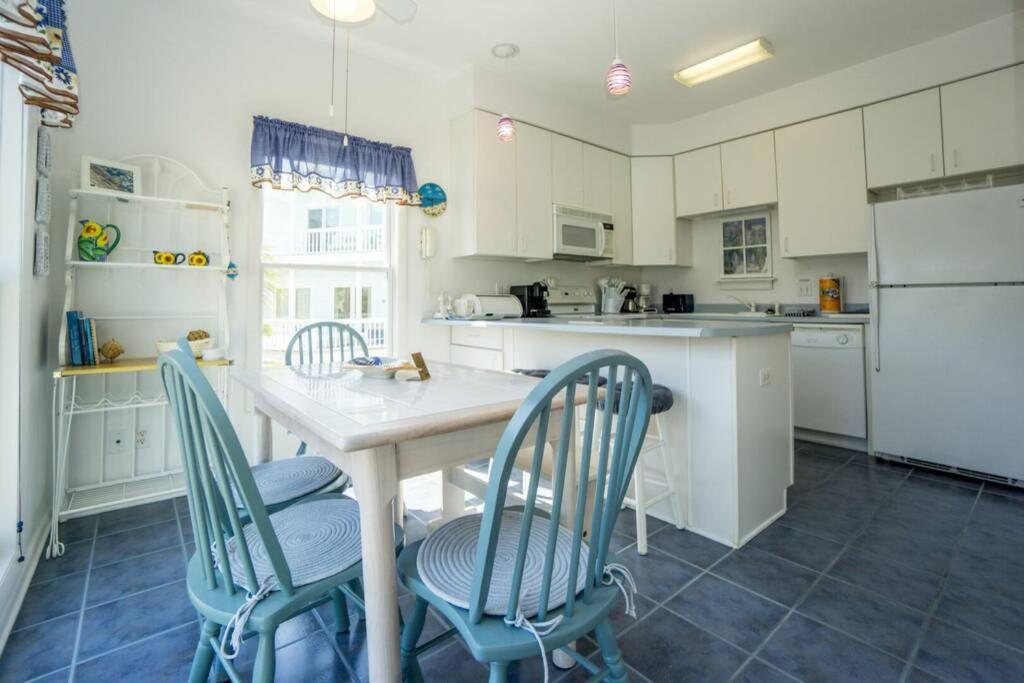 Beach and Pool Views!! Pool and Beach access steps from Front Door