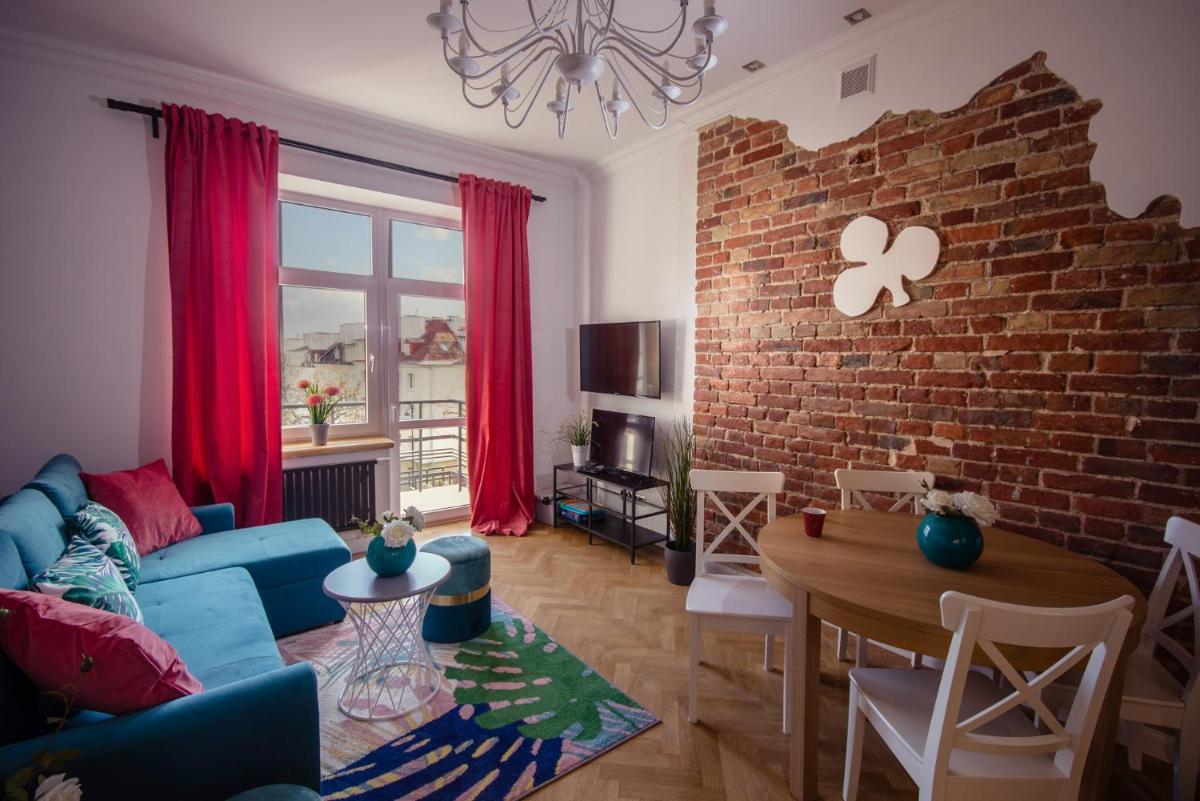 BEST URBAN APARTMENTS parking free view 2