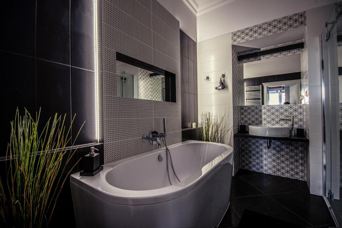 BEST URBAN APARTMENTS parking free view 4