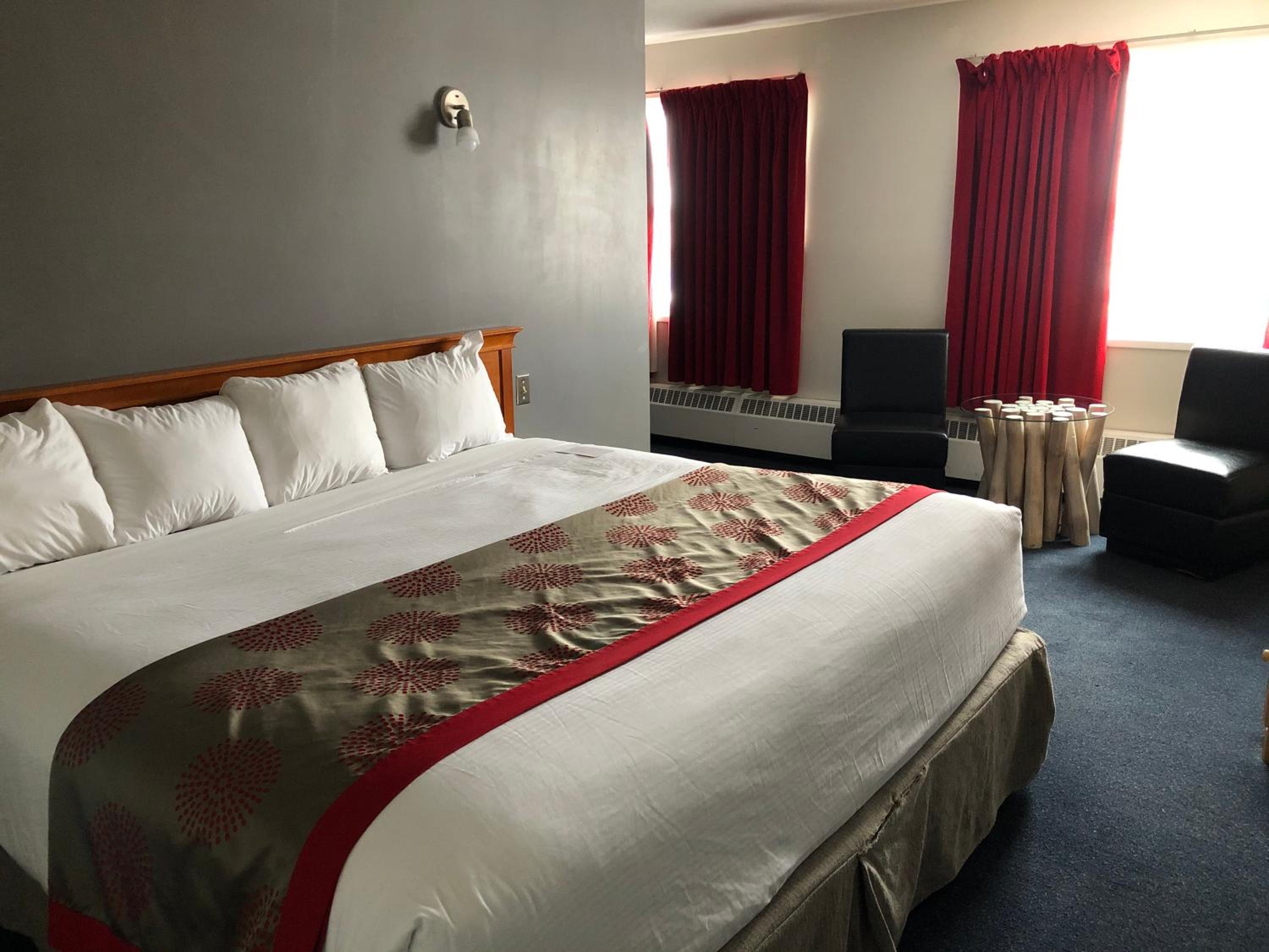 Prince Albert Vacations - South Hill Lodge - Property Image 1