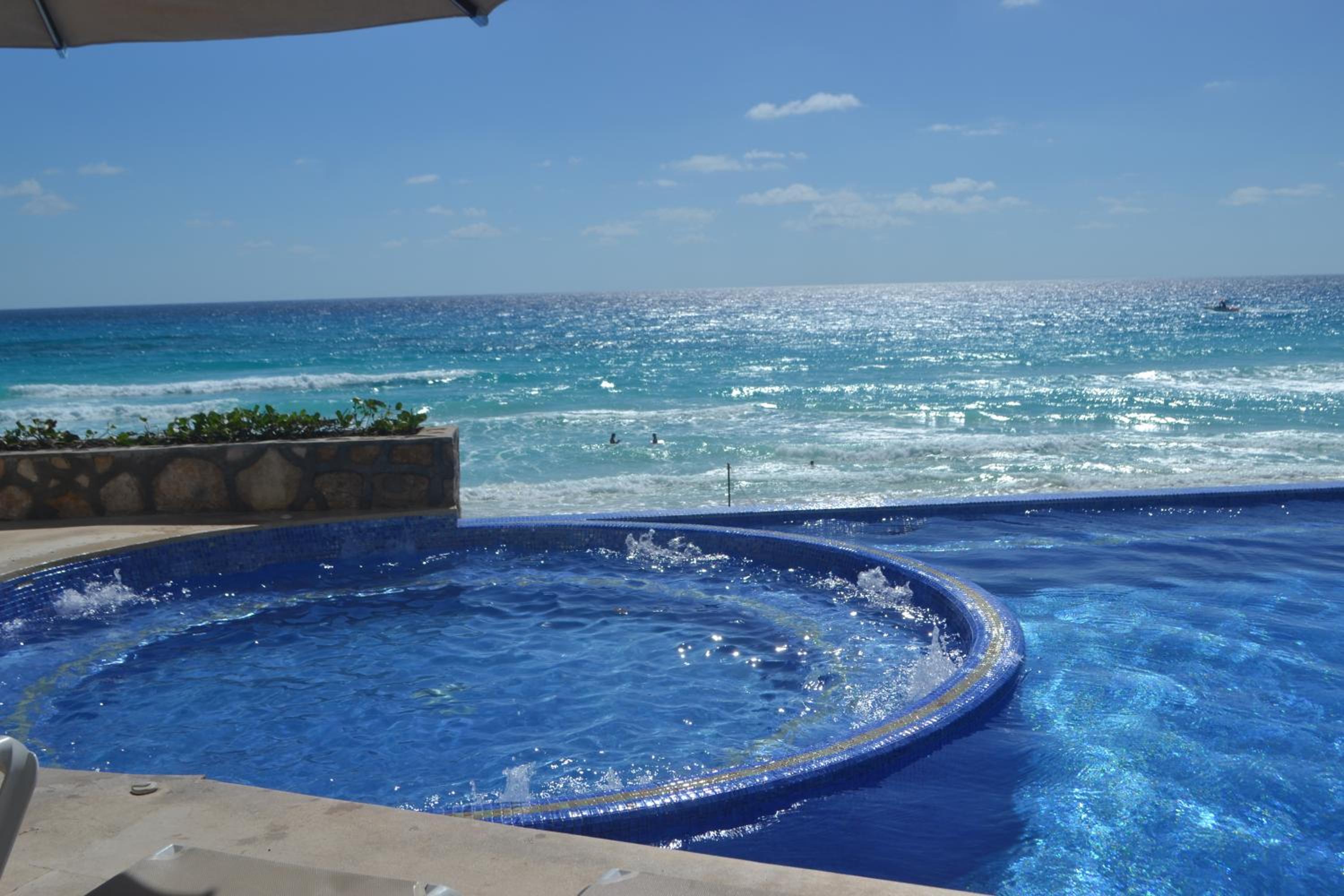 GIRASOL CONDO CANCUN BEAcH