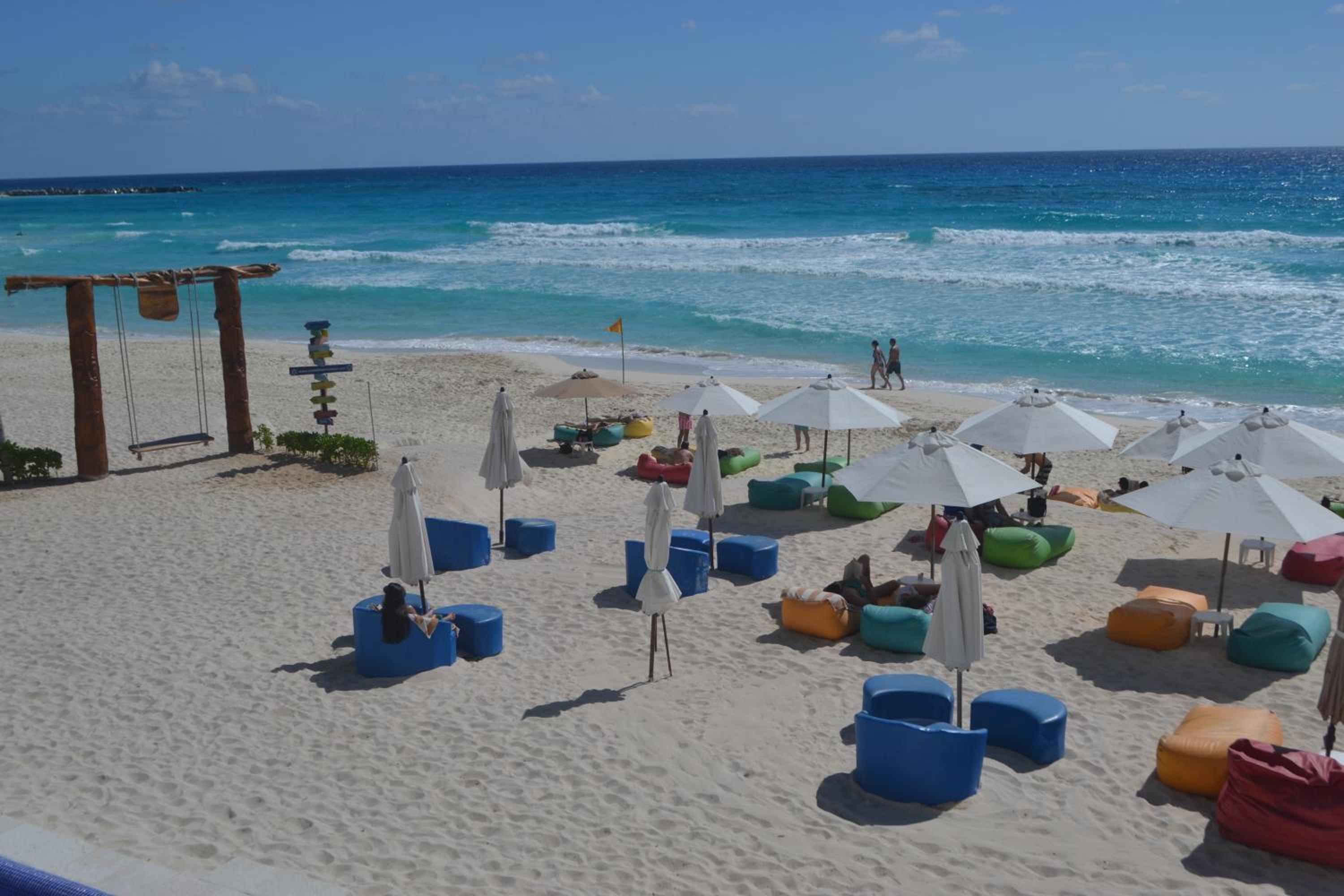 GIRASOL CONDO CANCUN BEAcH