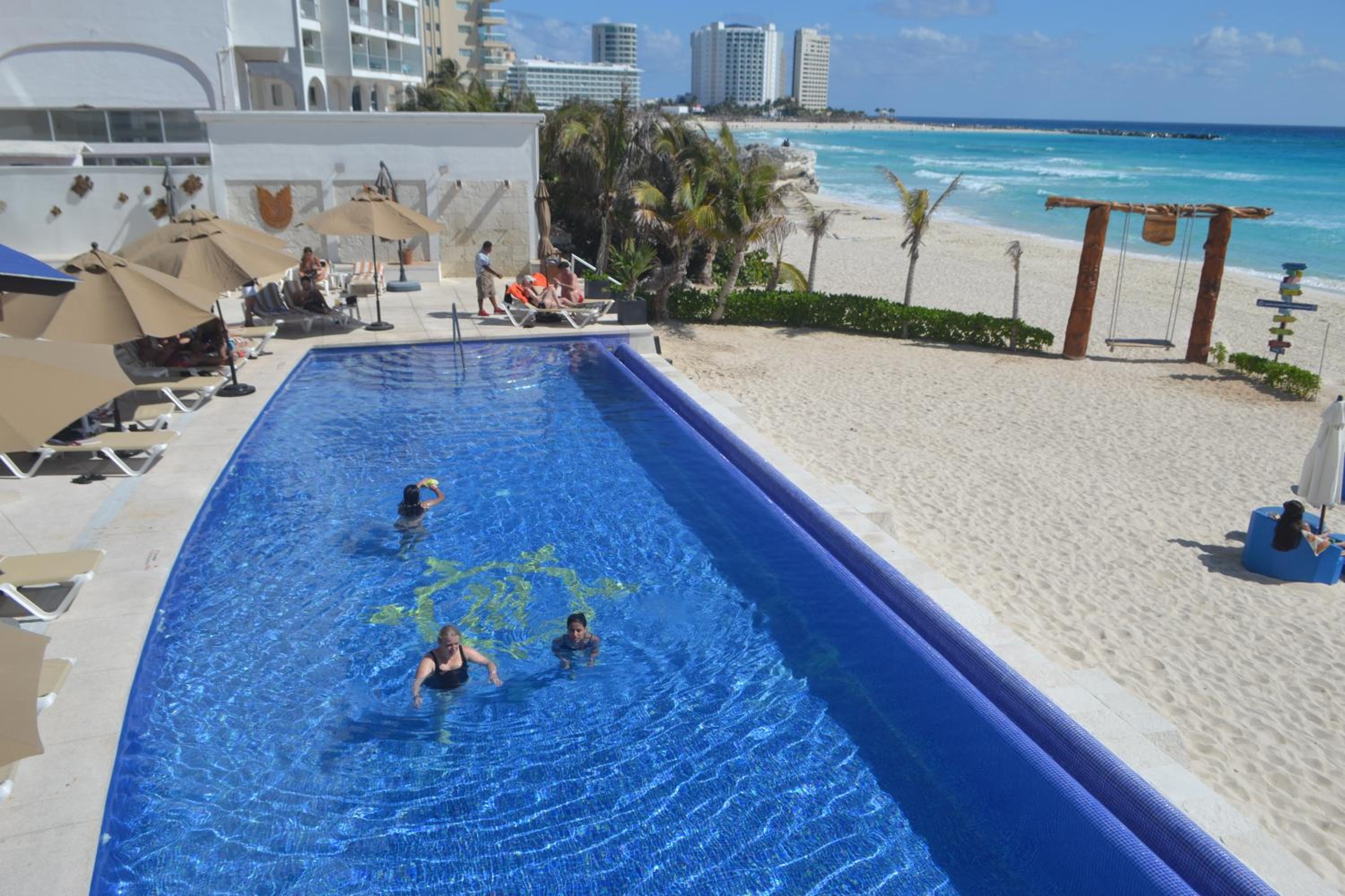 GIRASOL CONDO CANCUN BEAcH