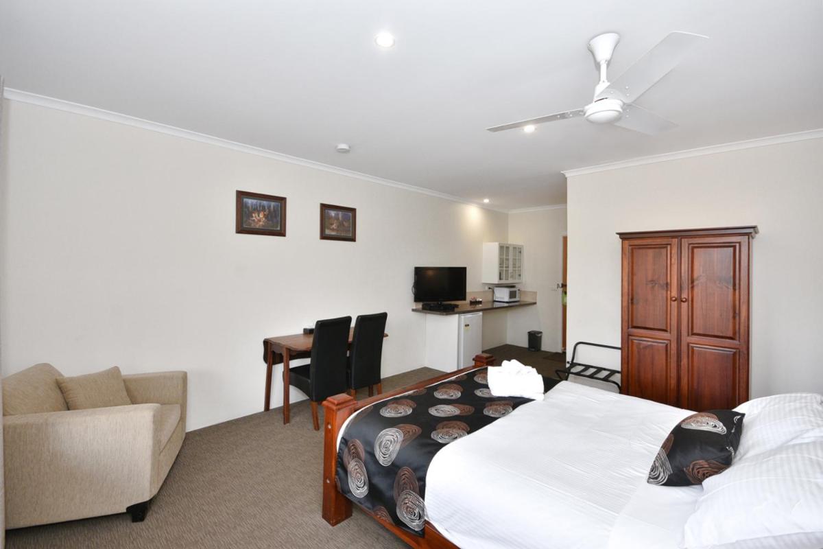Inglewood Motel and Caravan Park Victoria