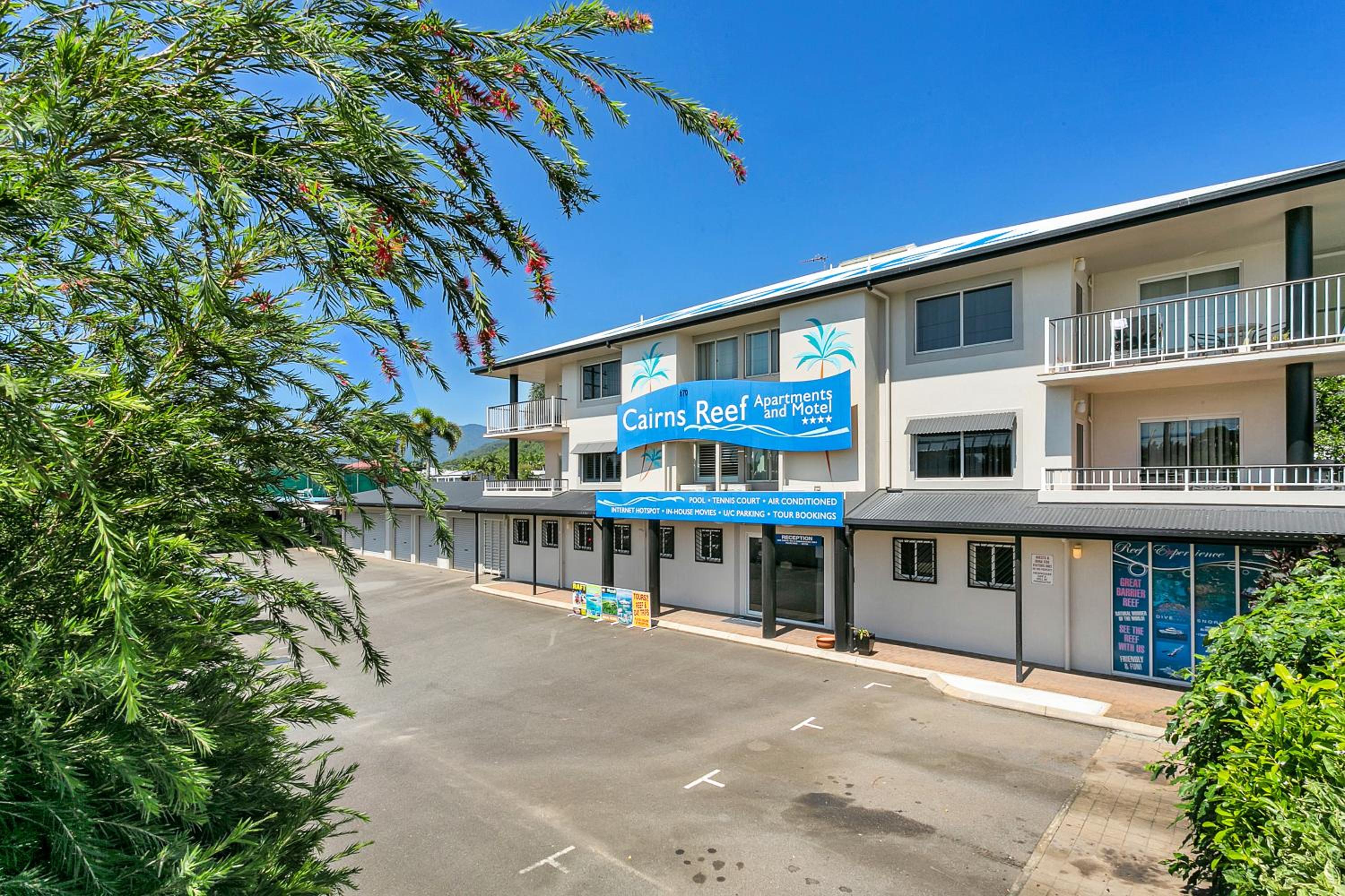 Cairns Reef Apartments & Motel
