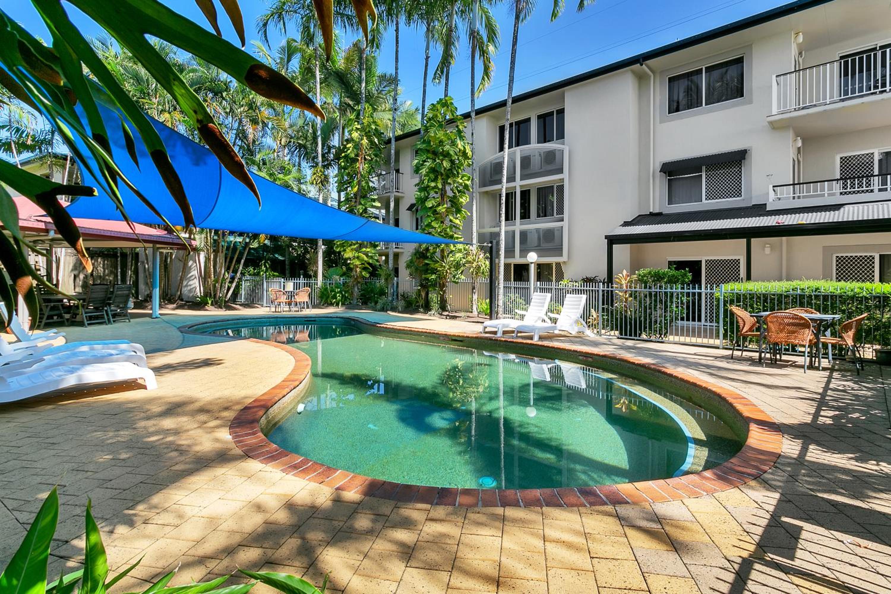 Cairns Reef Apartments & Motel - Image 2