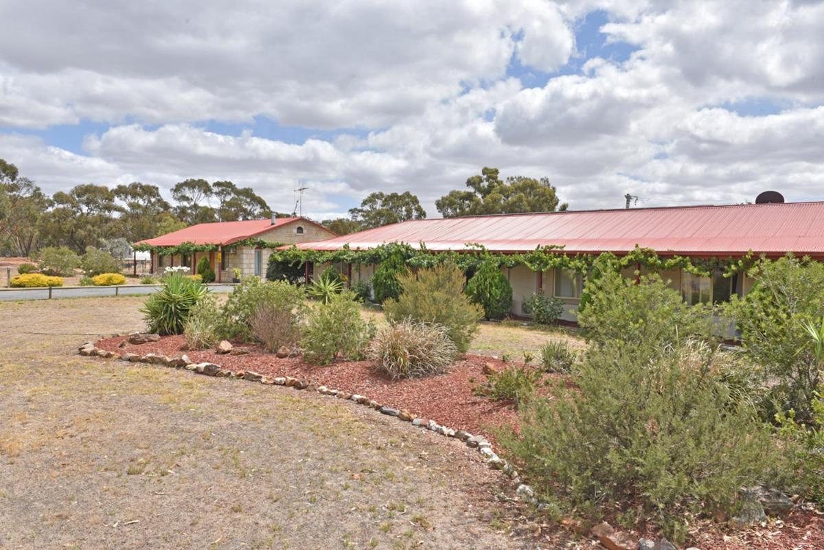 Inglewood Motel and Caravan Park Victoria