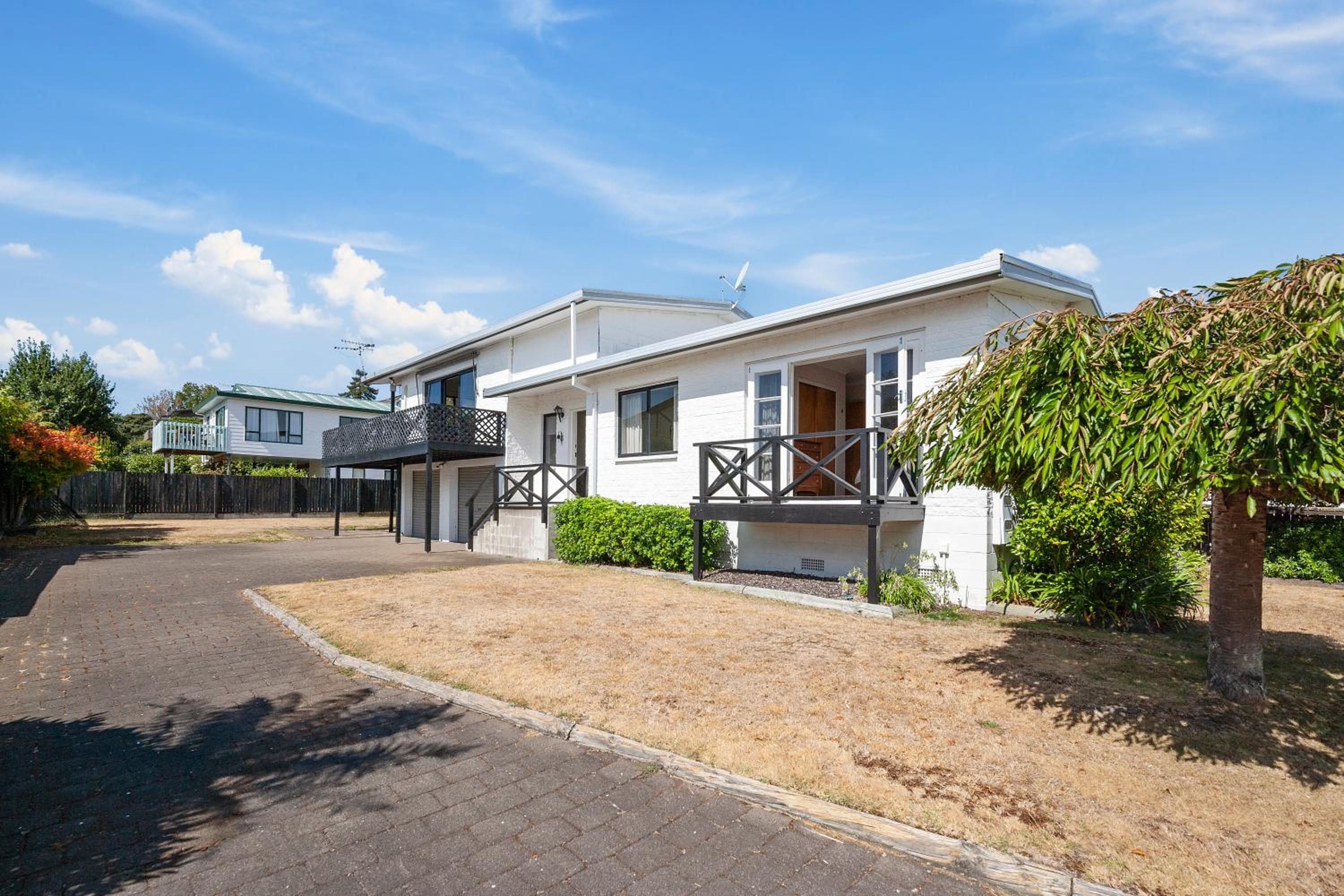 Lake Vista at Two Mile Bay- Taupo Central Home