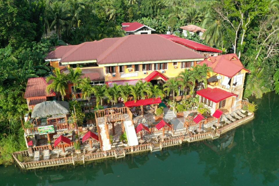 Stefanie Grace Inn