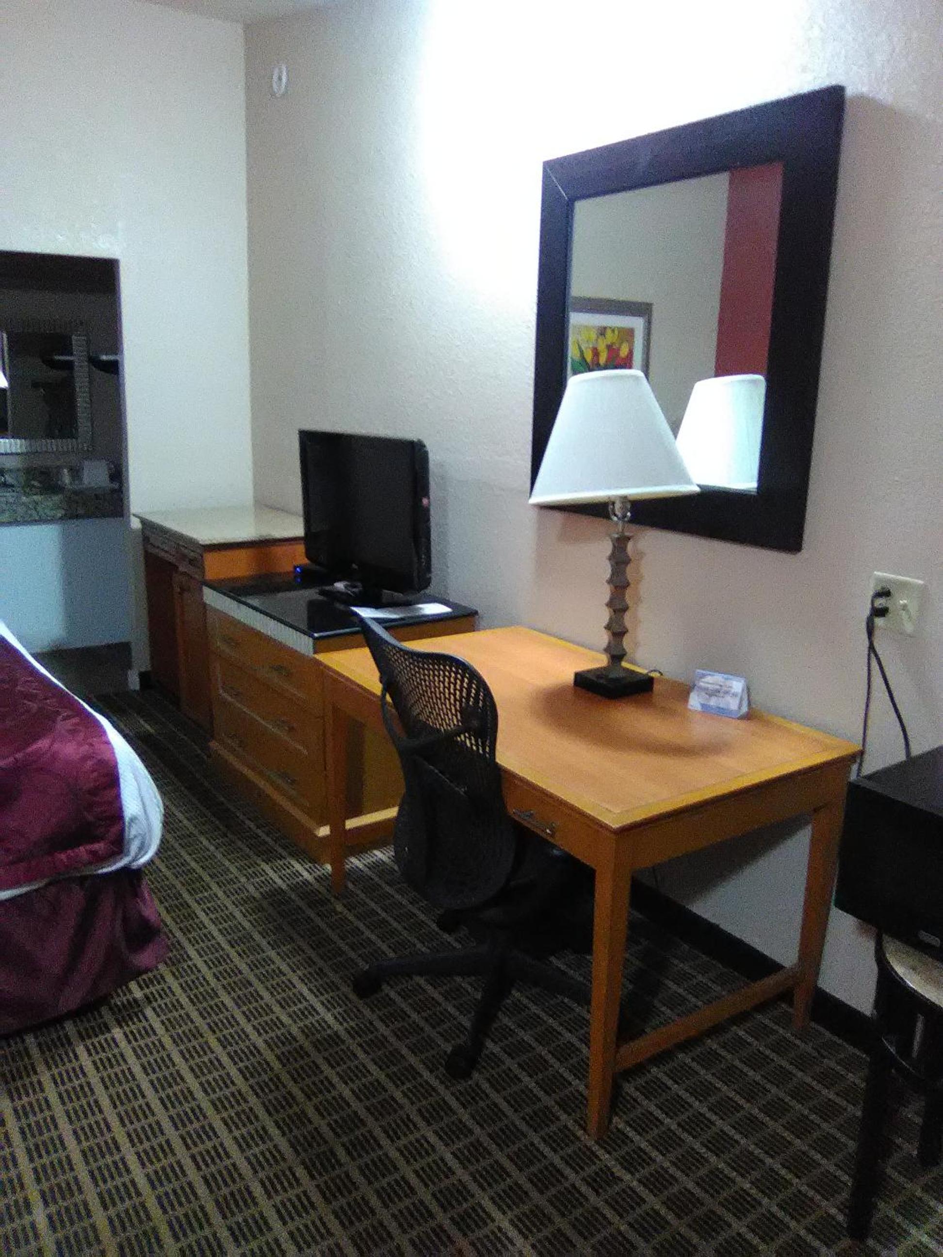 Nation's Inn Kinston view 3