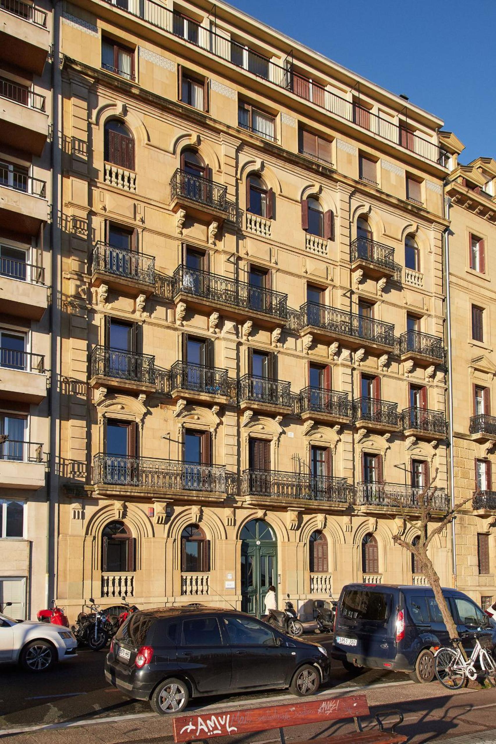 Marrubi - Basque Stay view 3