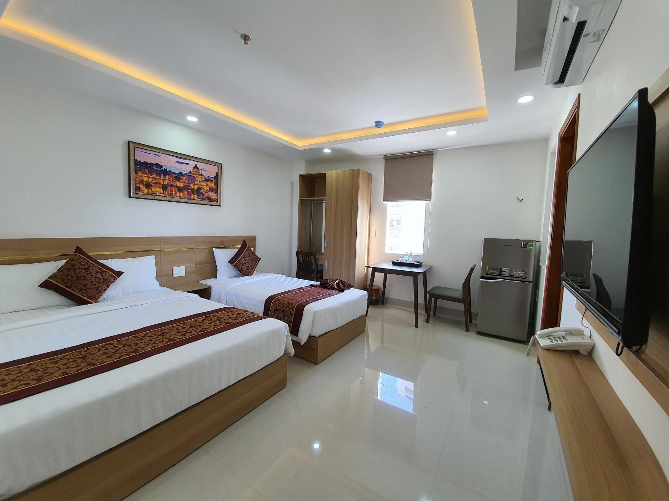 XO Hotel & Apartments view 3