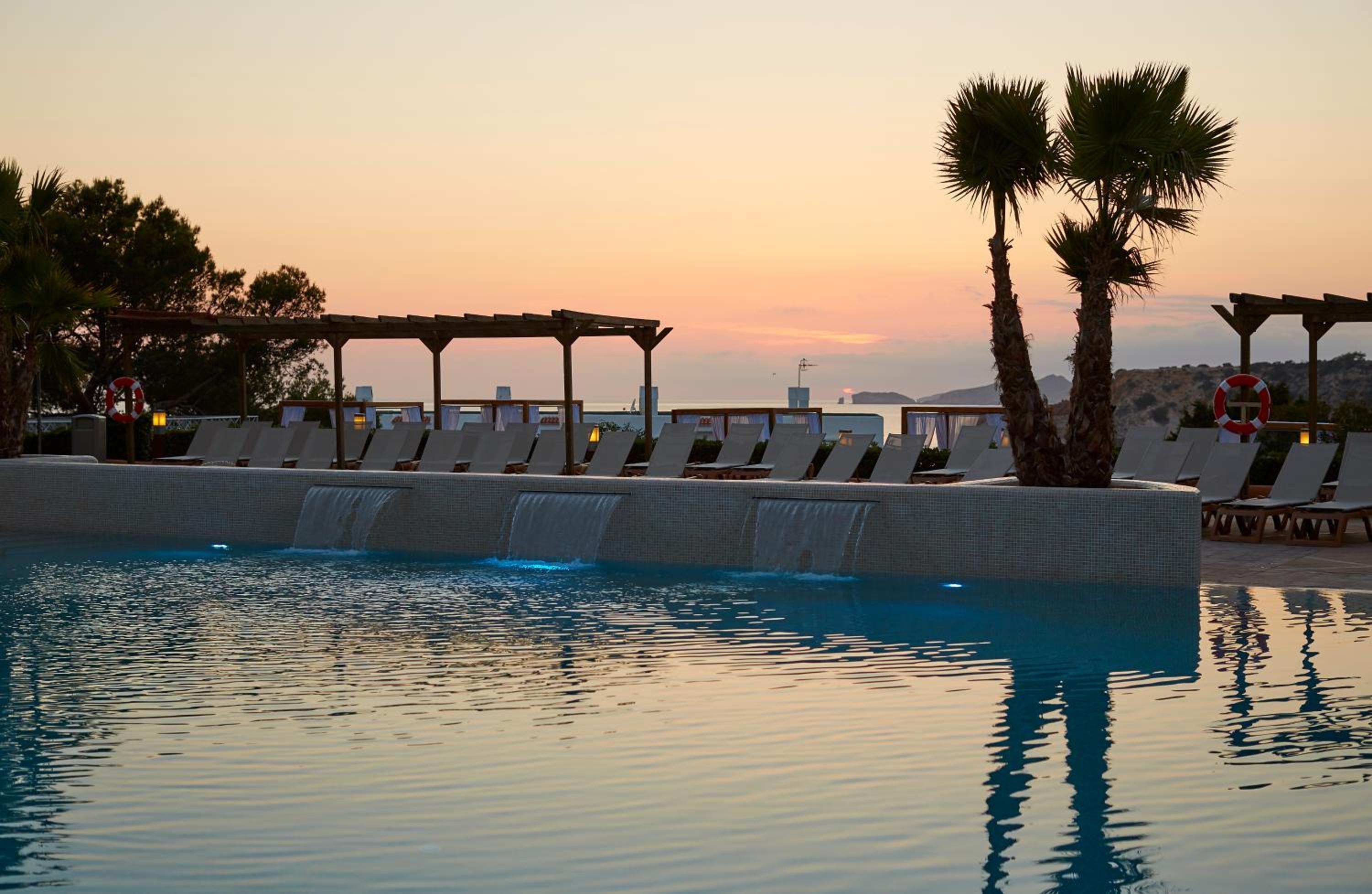 Insotel Club Tarida Playa en Cala Tarida — recepcion & lobby