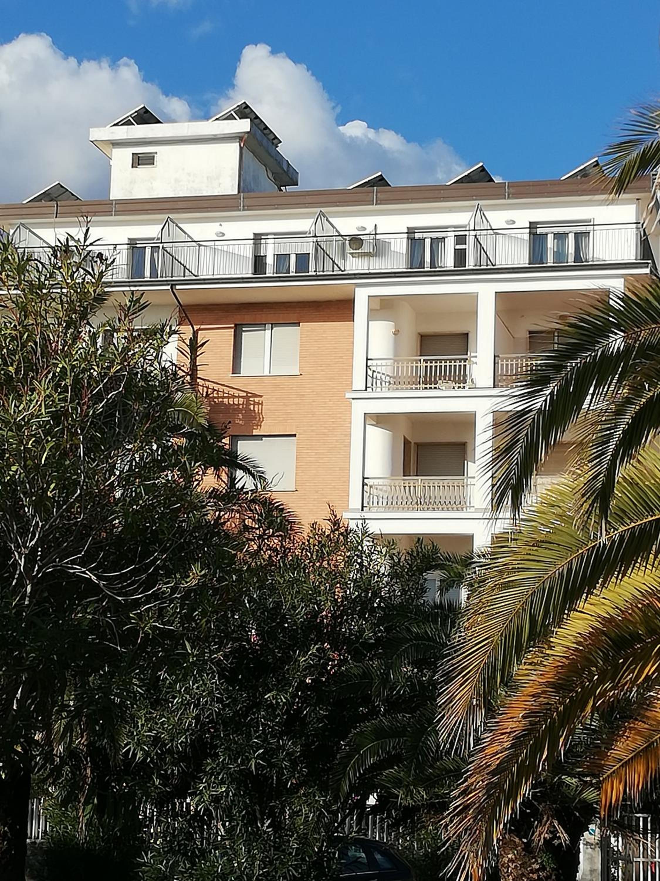 B&B Attico Mare view 3