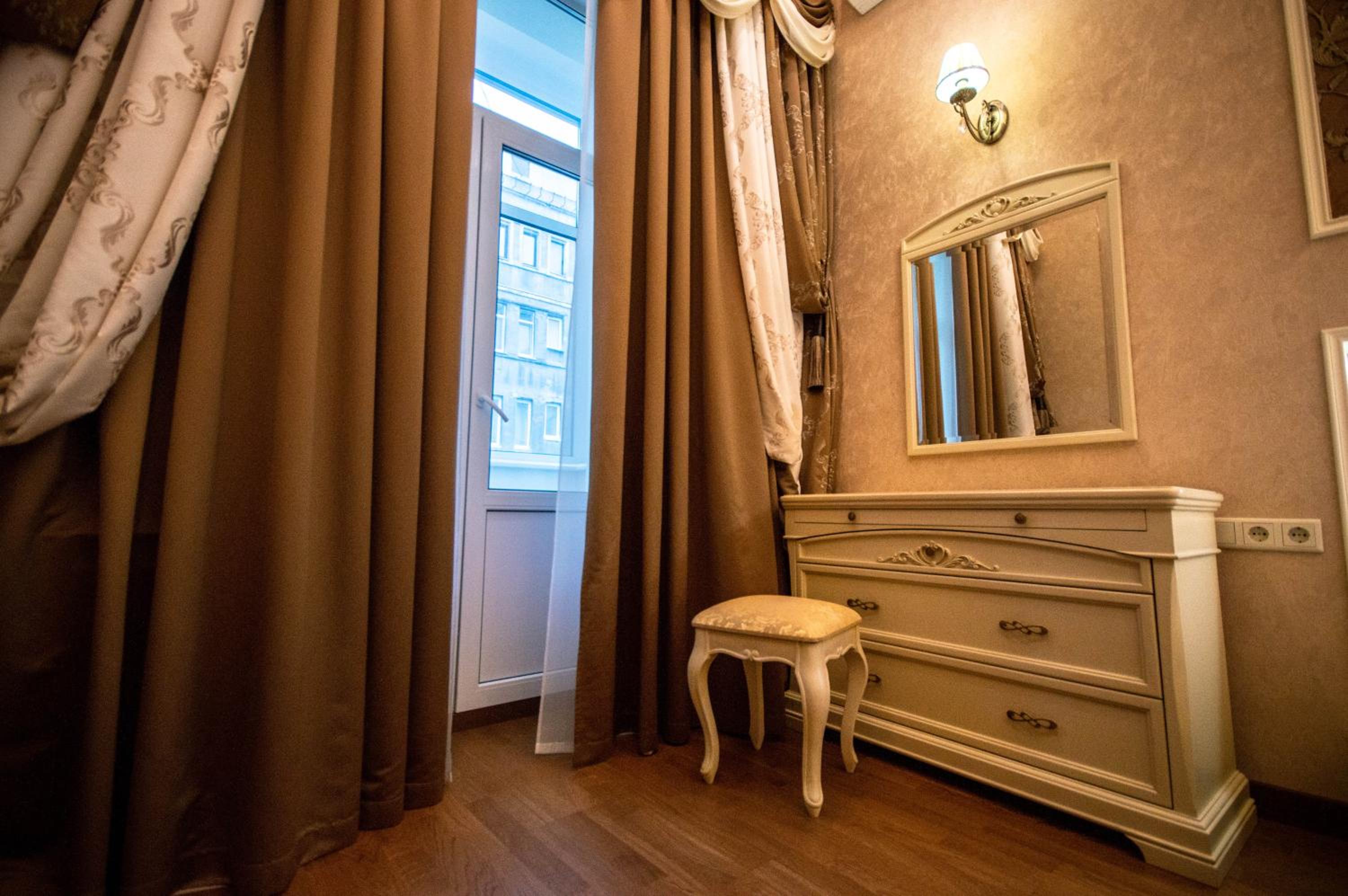 Kyiv Classic Apartment view 3