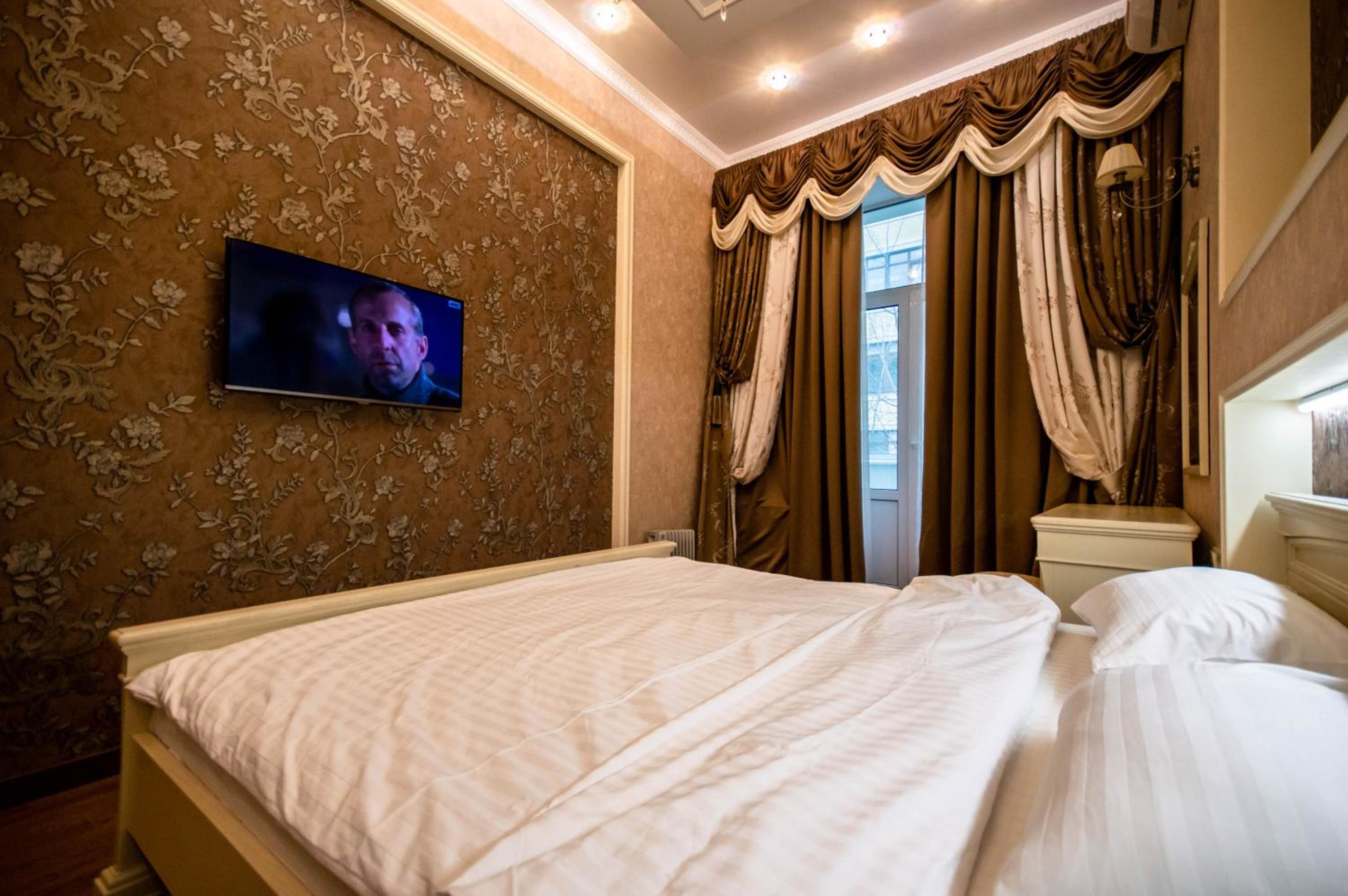Kyiv Classic Apartment view 2