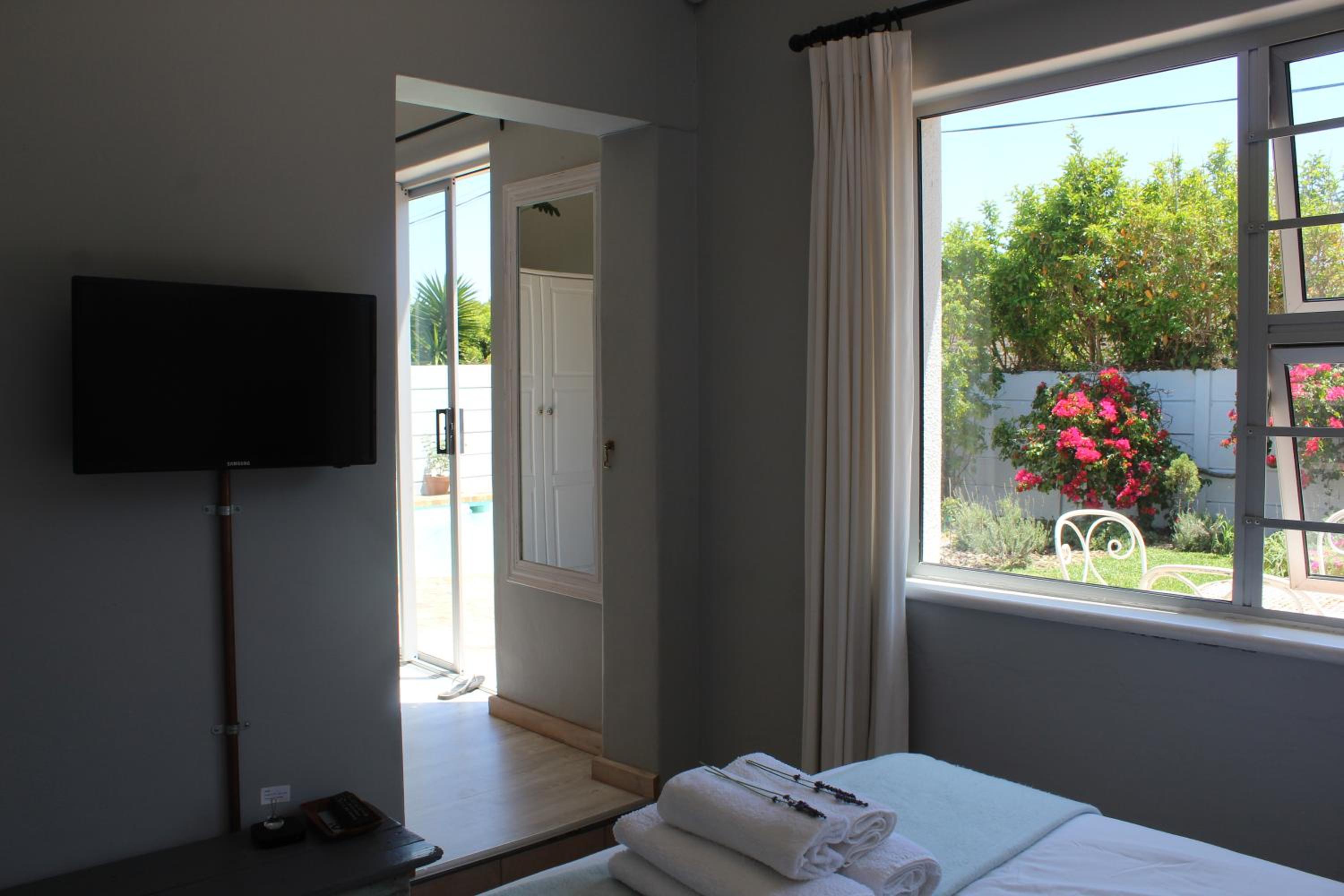 Surf Way Beach cottage view 5