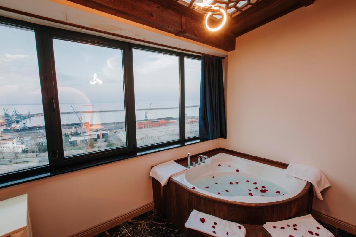 Jacuzzi