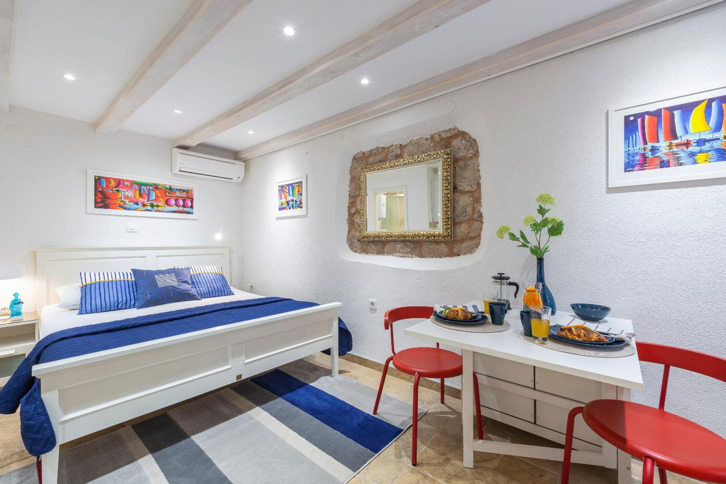 Apartment Neva