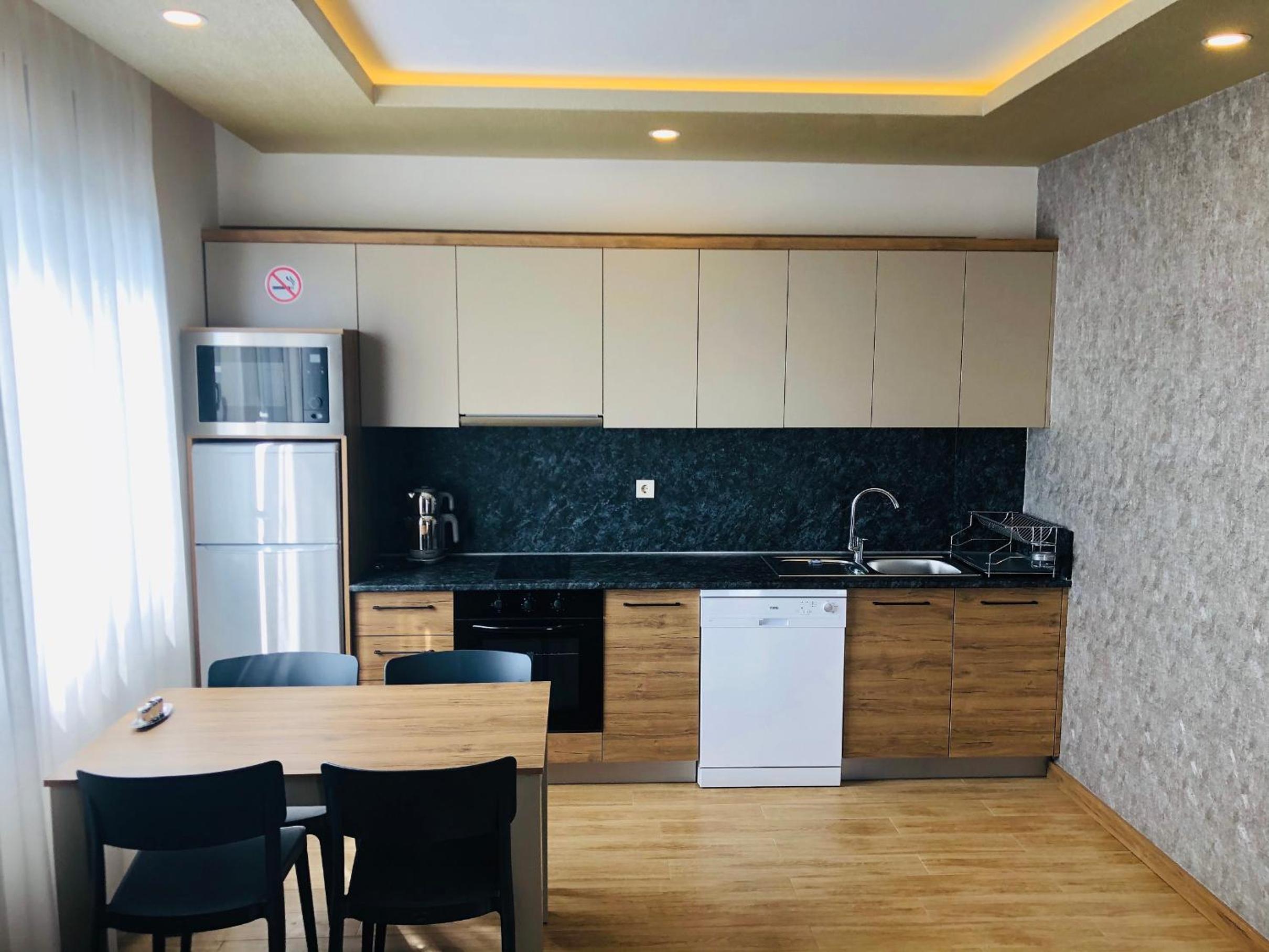 Golden World Suite Hotel - Image 25