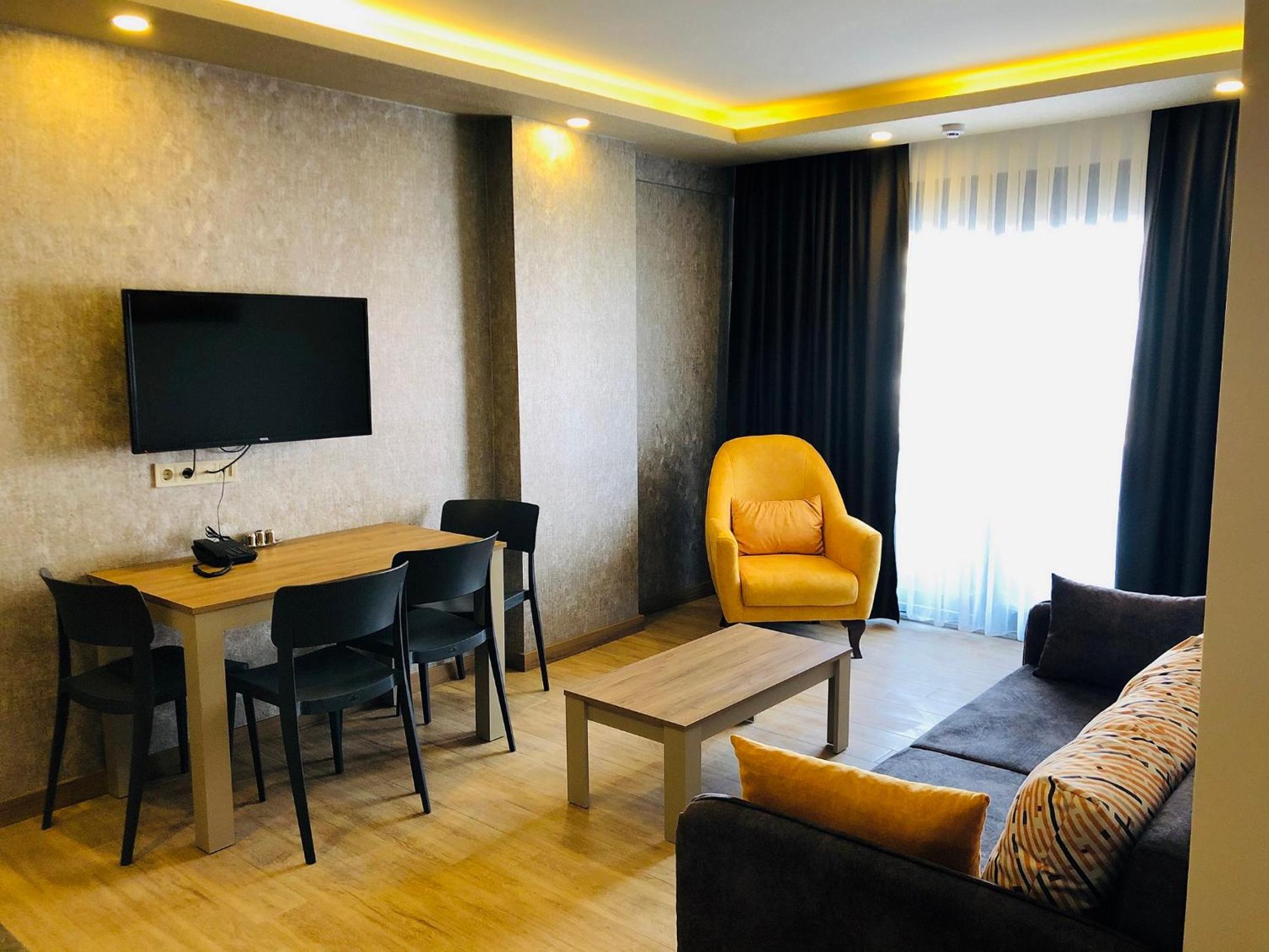 Golden World Suite Hotel - Image 18