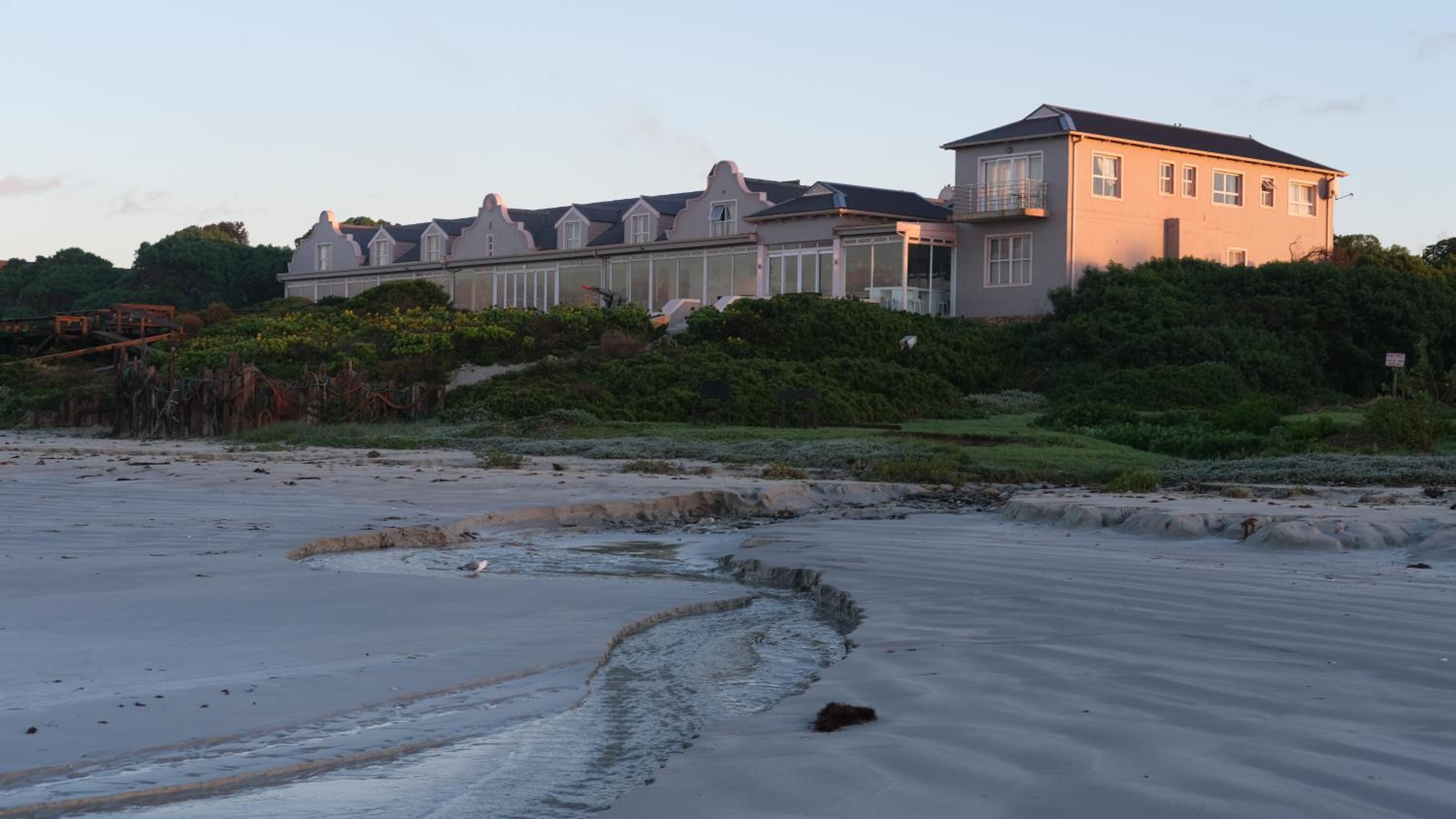 Blue Bay Lodge