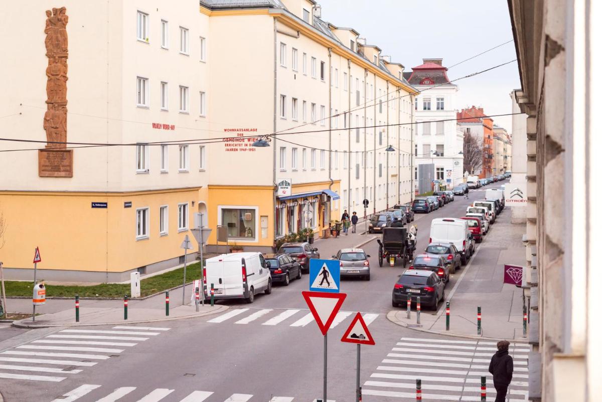 Business Suite St Marx