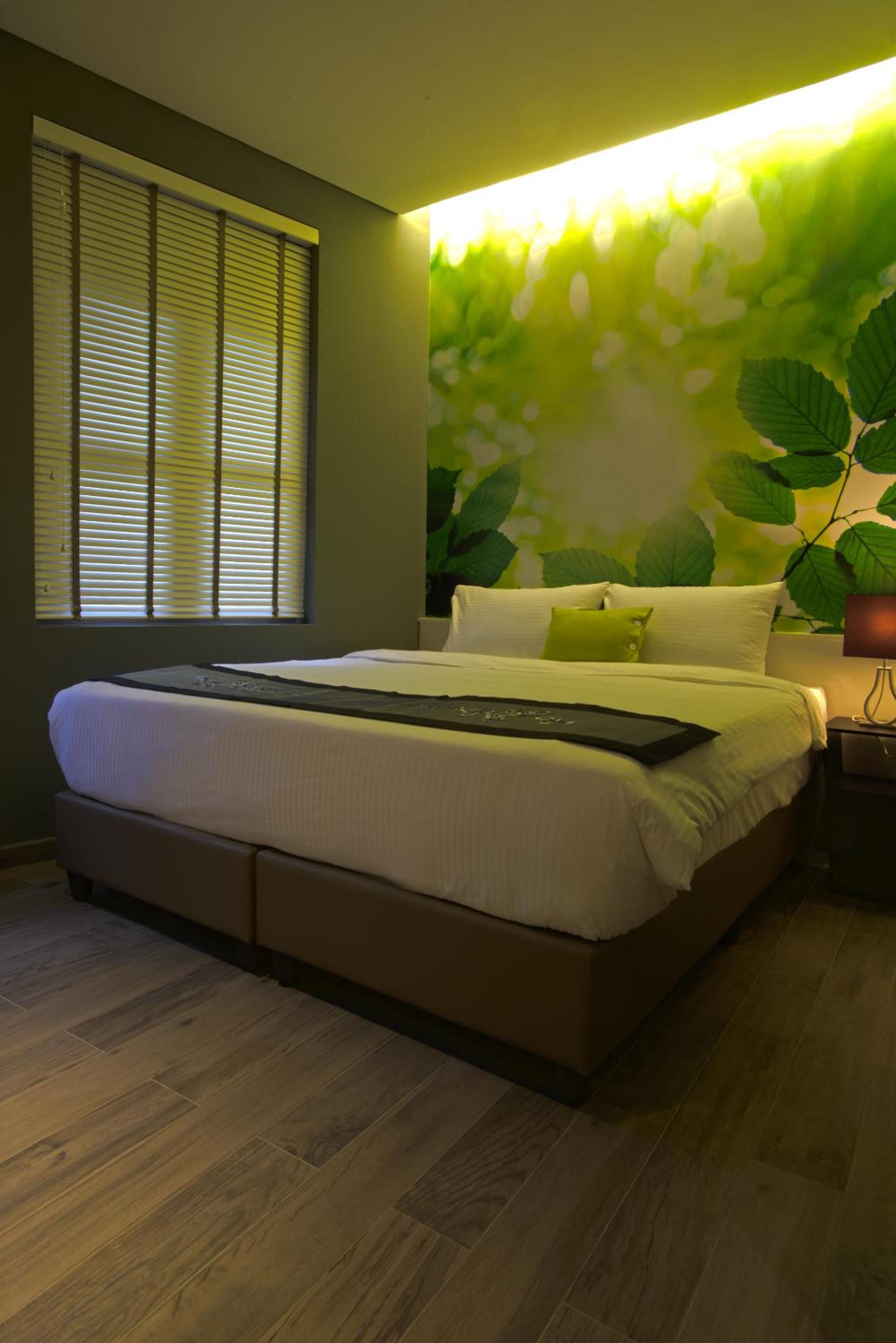 J8 Hotel