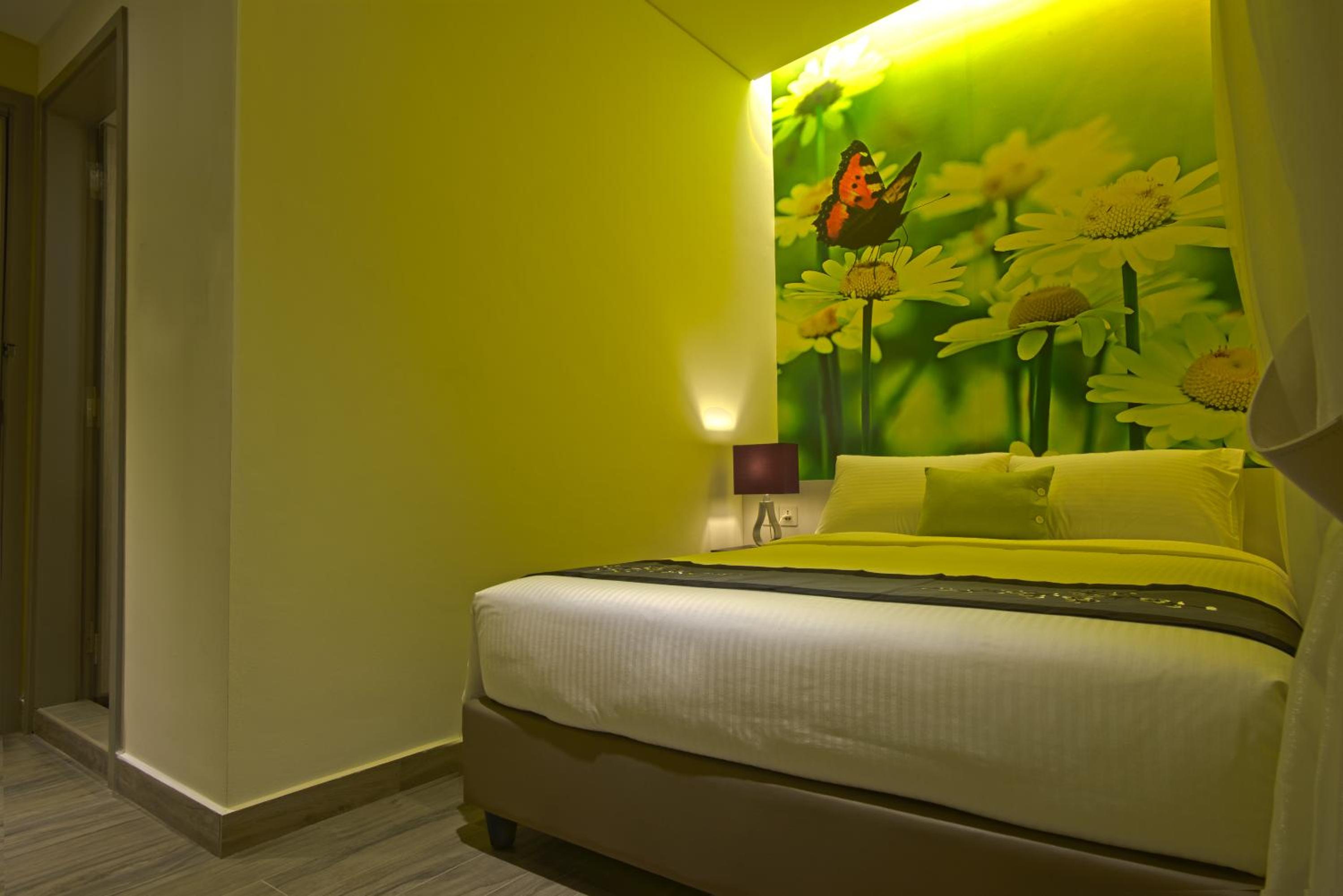 J8 Hotel