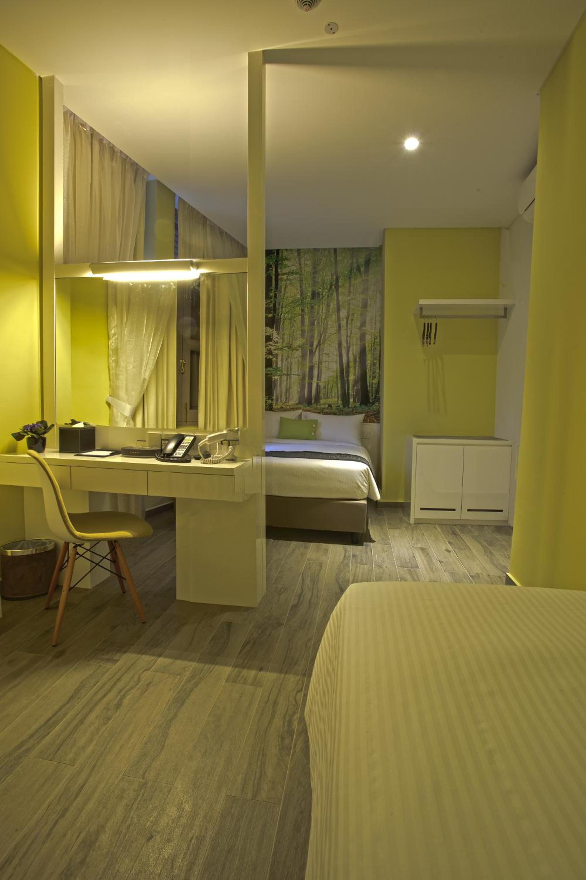 J8 Hotel photo 2