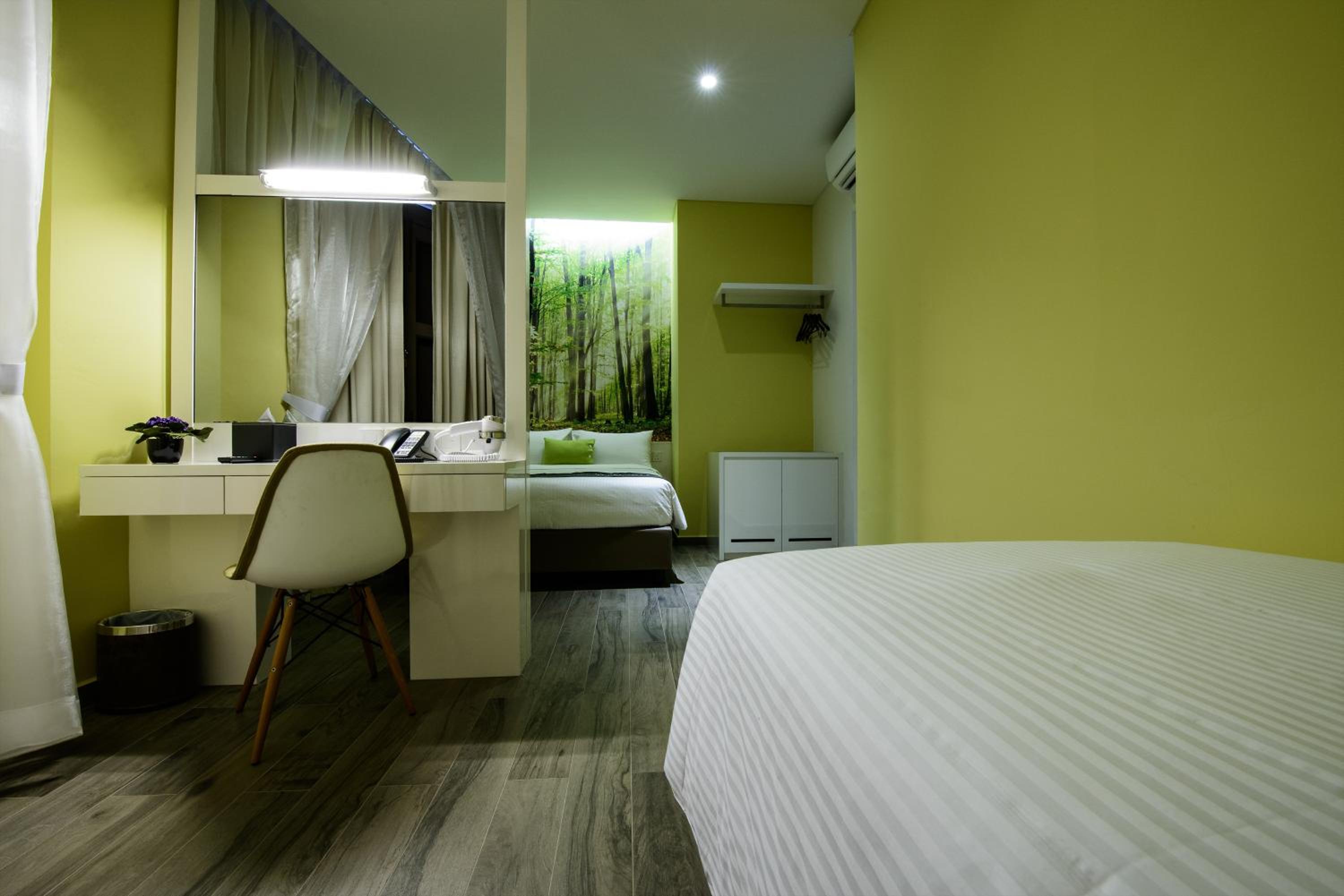 J8 Hotel photo 4