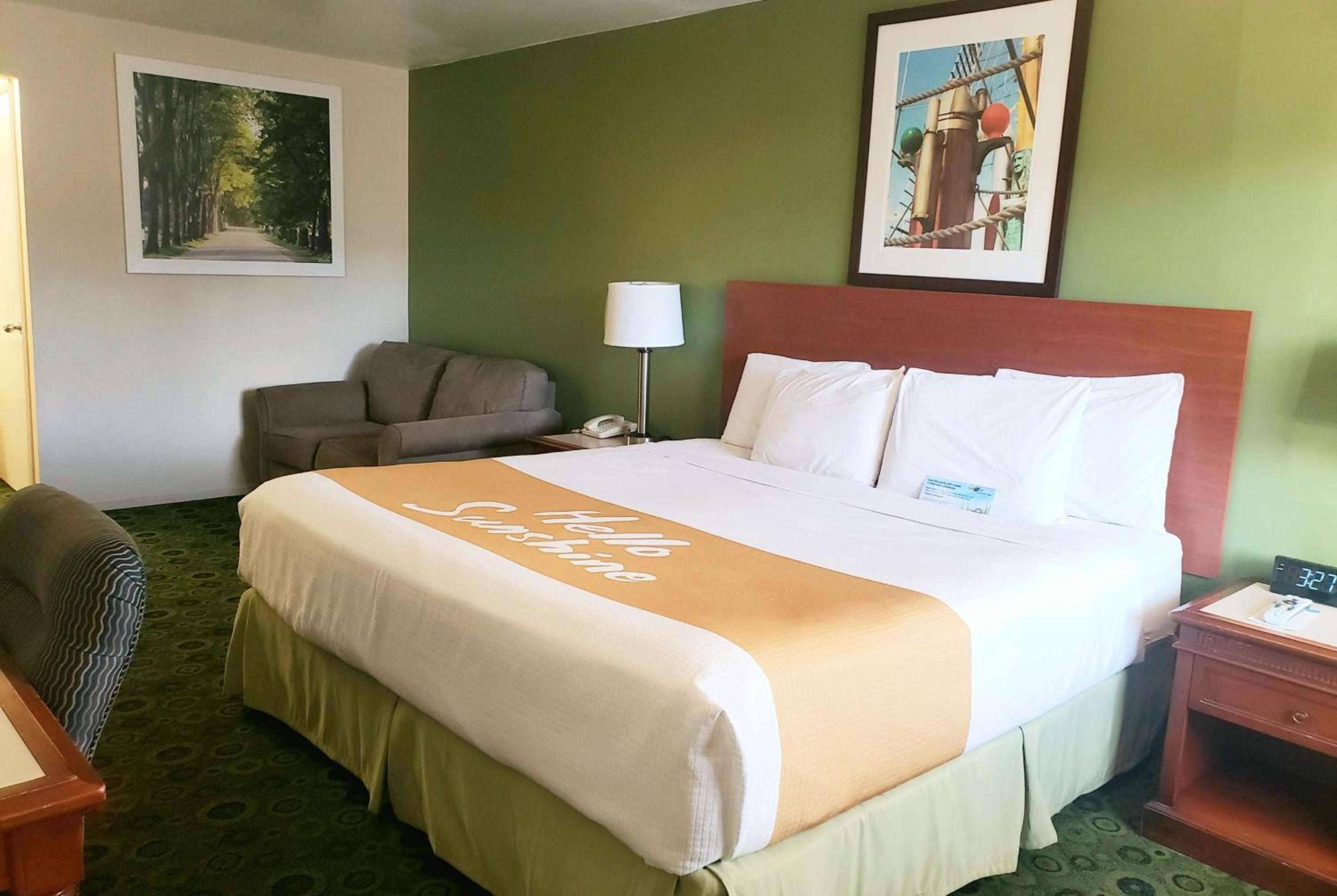Days Inn by Wyndham Westley - Property Image 10